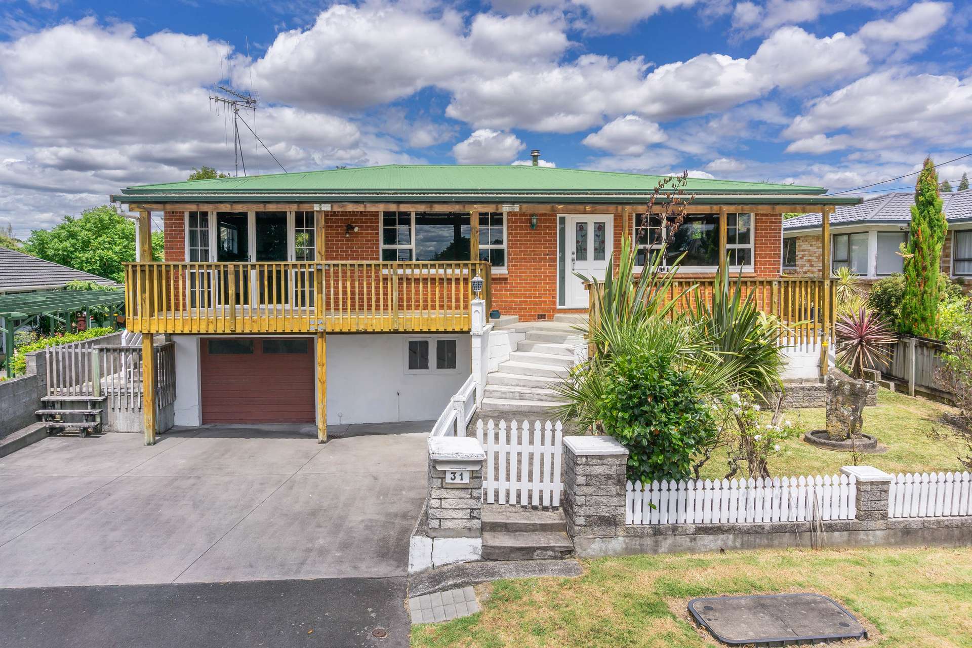 31 Mitcham Avenue photo 0