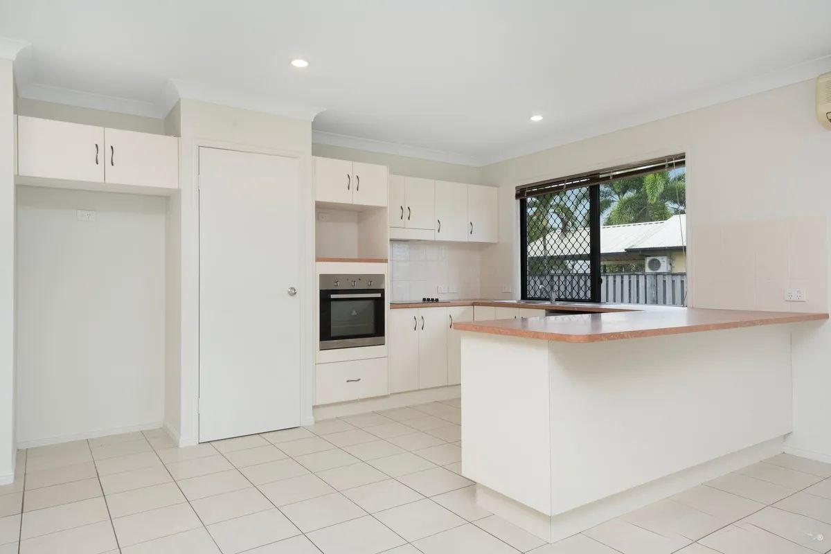 14 Ugarte Street, Bushland Beach, QLD 4818