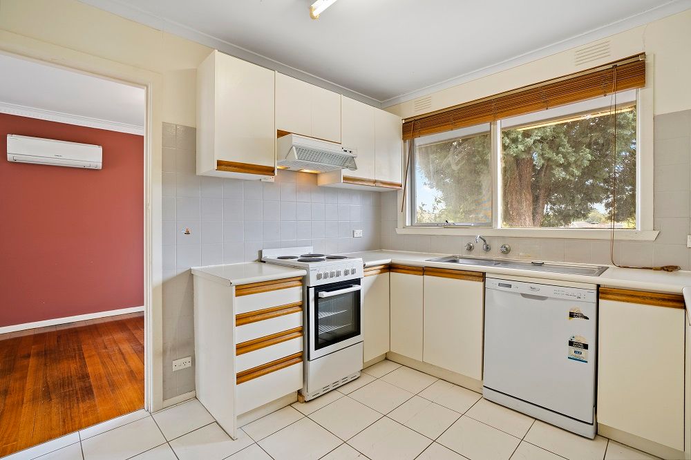 6 Cumberland Avenue, Bayswater, VIC 3153