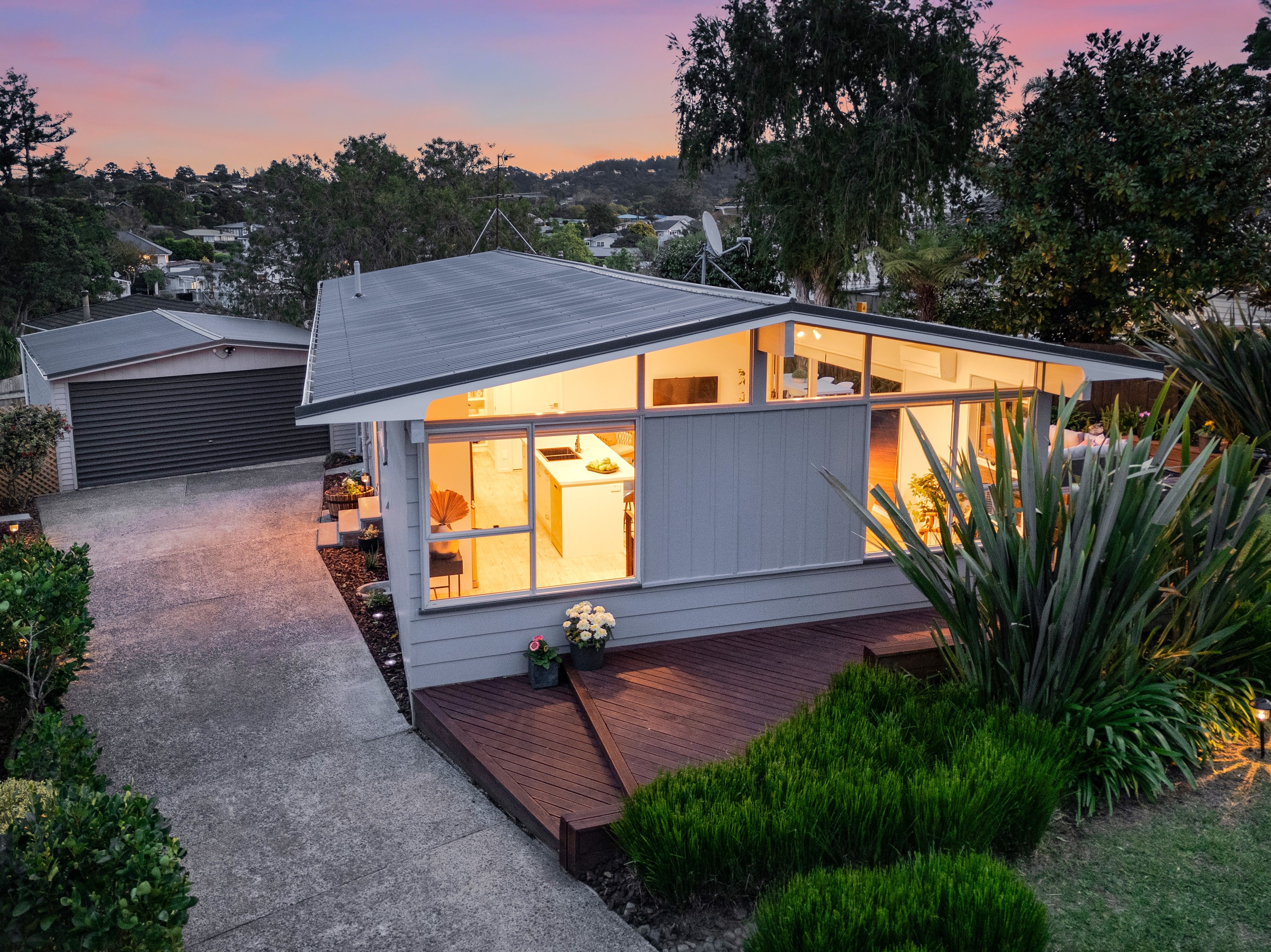 68 Lantana Road, Green Bay, Waitakere City