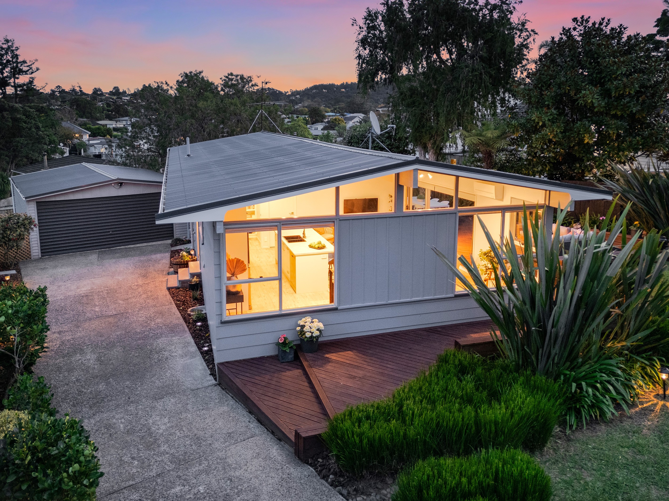 68 Lantana Road, Green Bay, Waitakere City