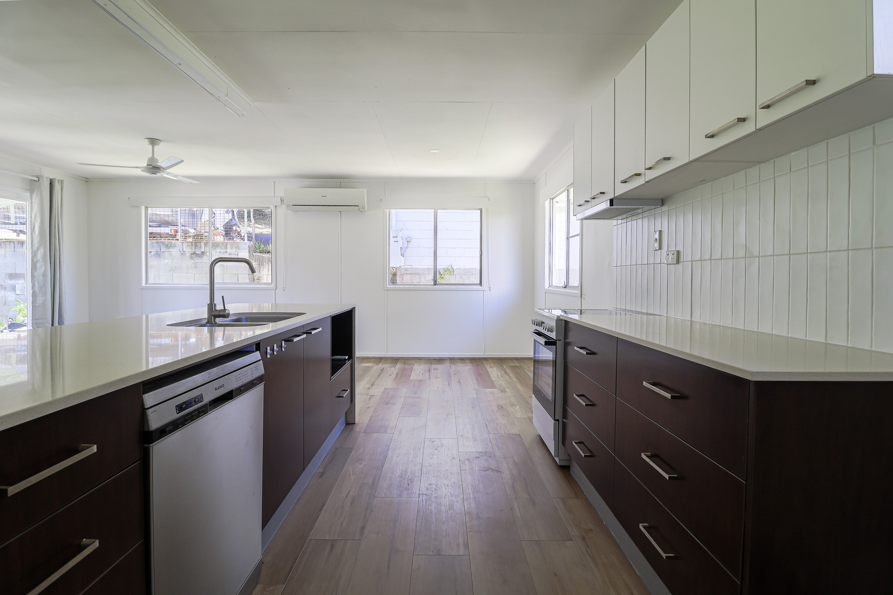 5 Warren Street, West Gladstone, QLD 4680