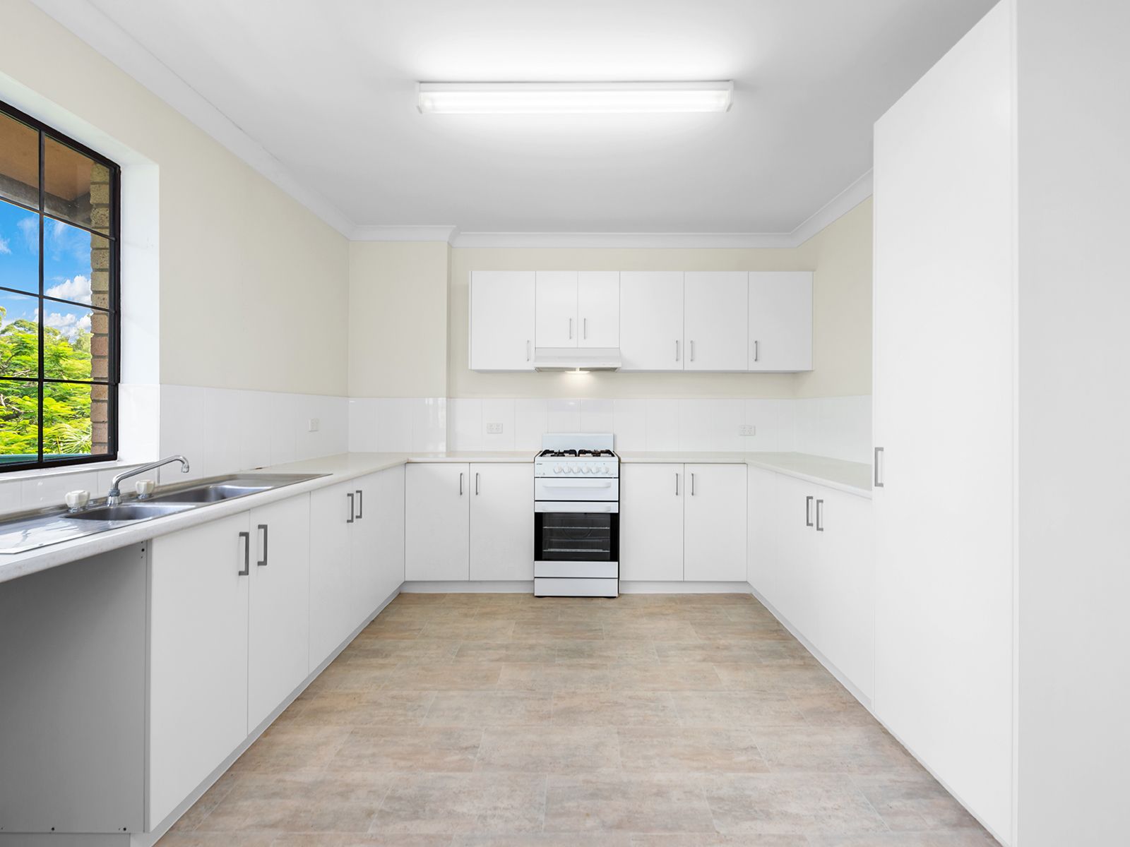 12 Woodstock Avenue, Taringa QLD 4068