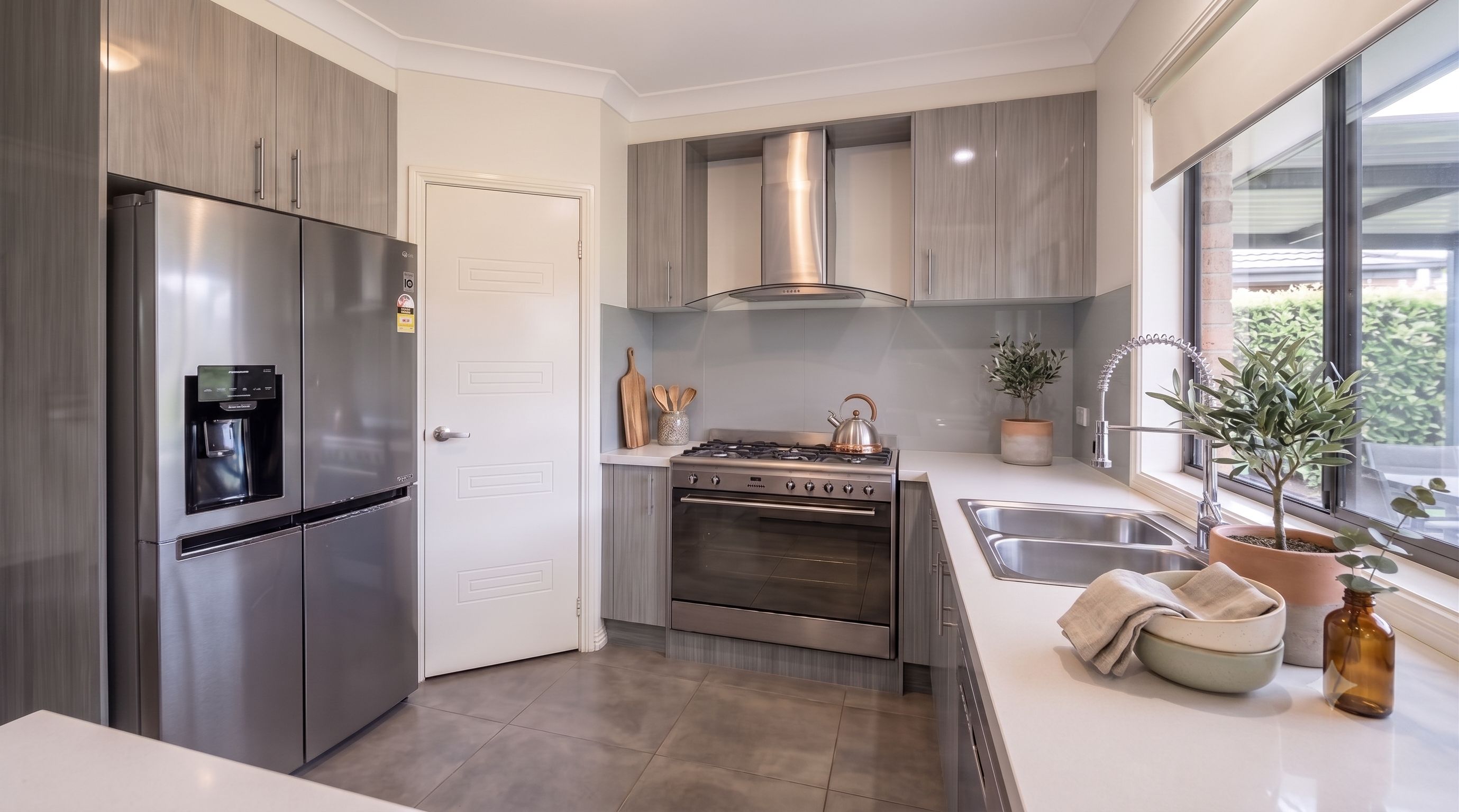 36B Mariana Crescent, Lethbridge Park, NSW 2770