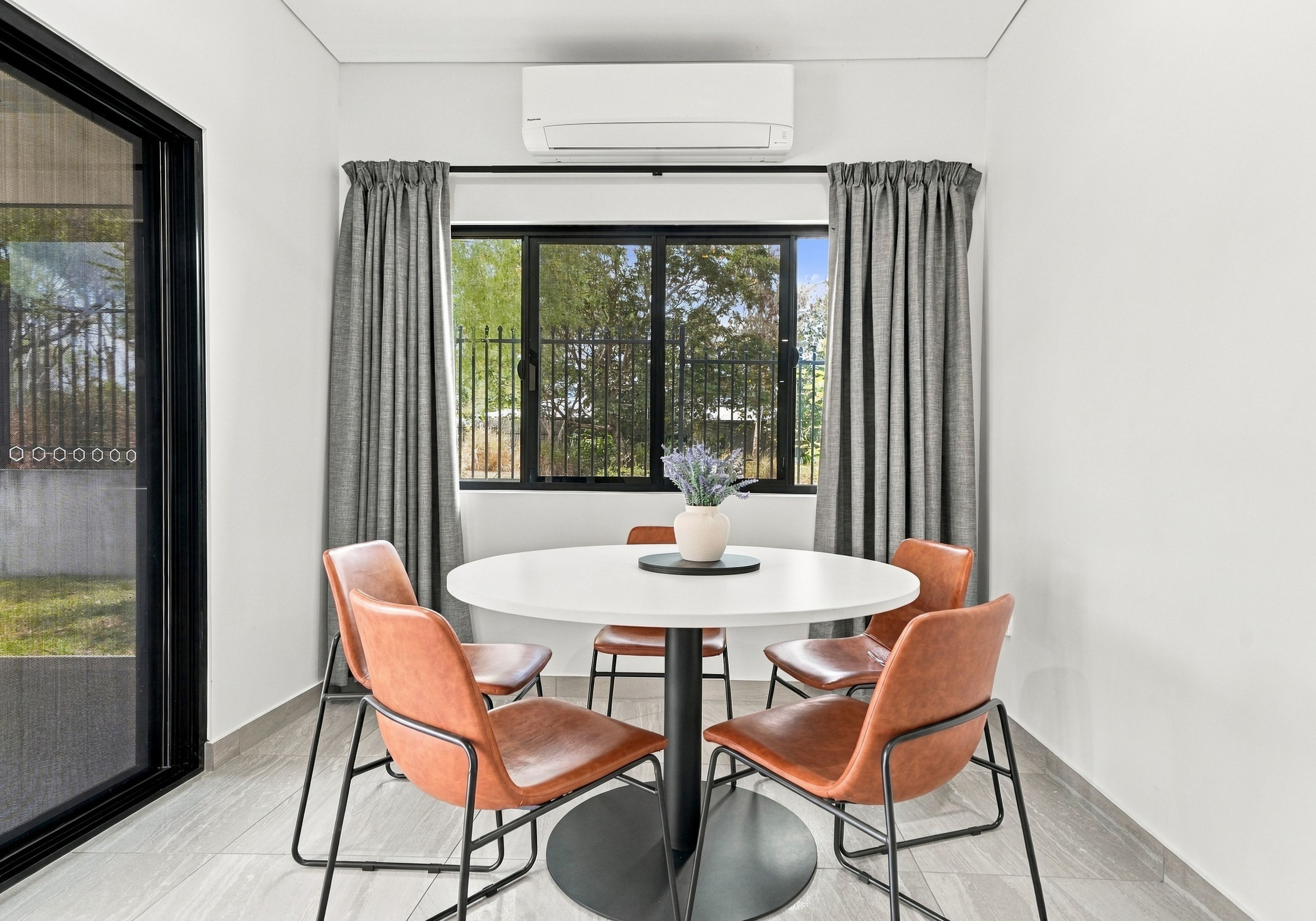 8 Bullita Street — photo 10 of 30
