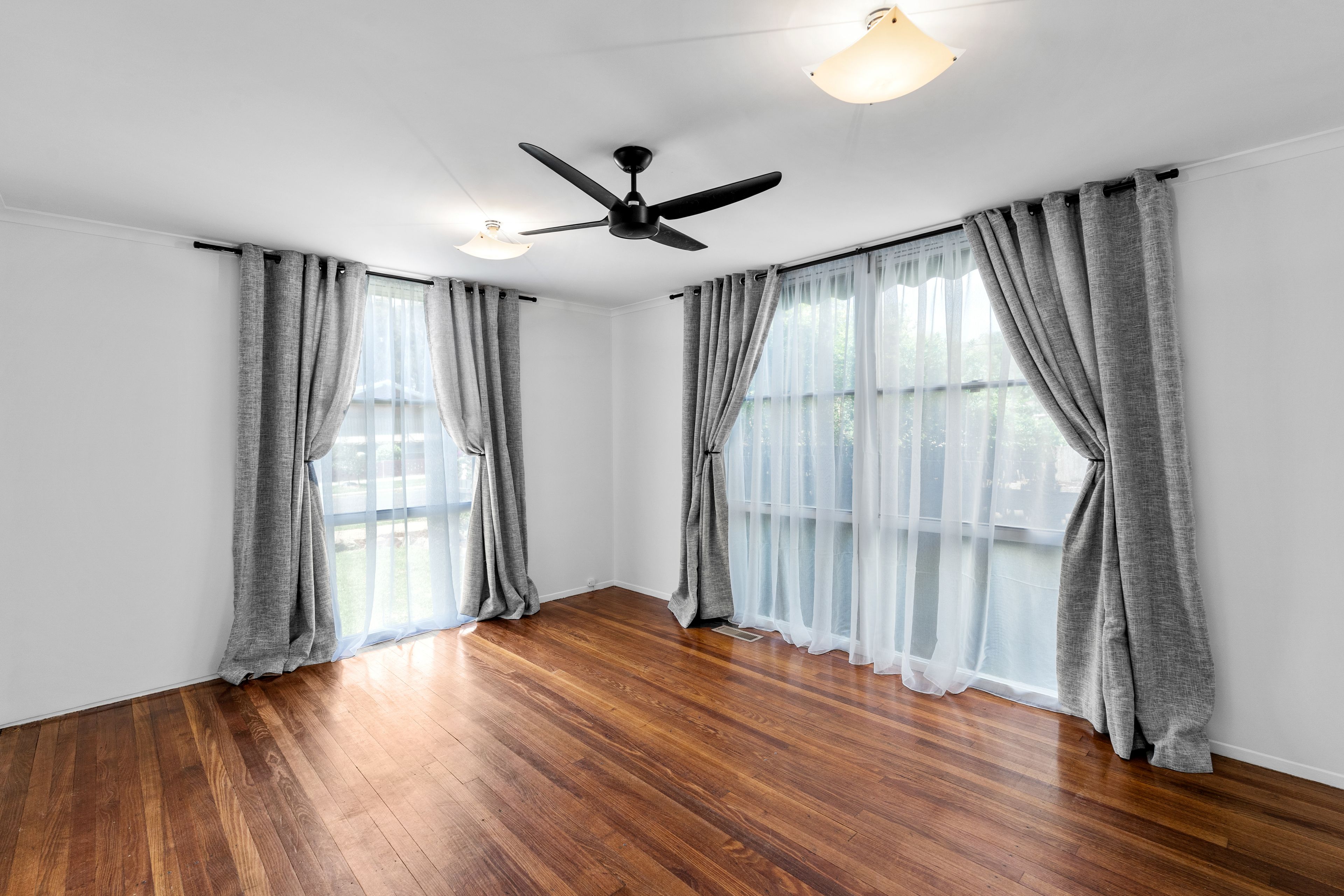 33 Martindale Crescent, Seymour, VIC 3660