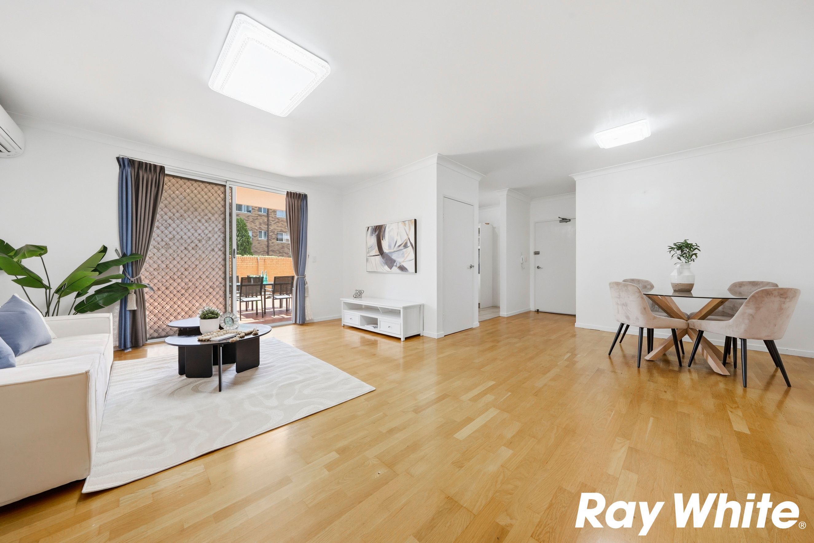8/13-15 Elizabeth Street — photo 3 of 16
