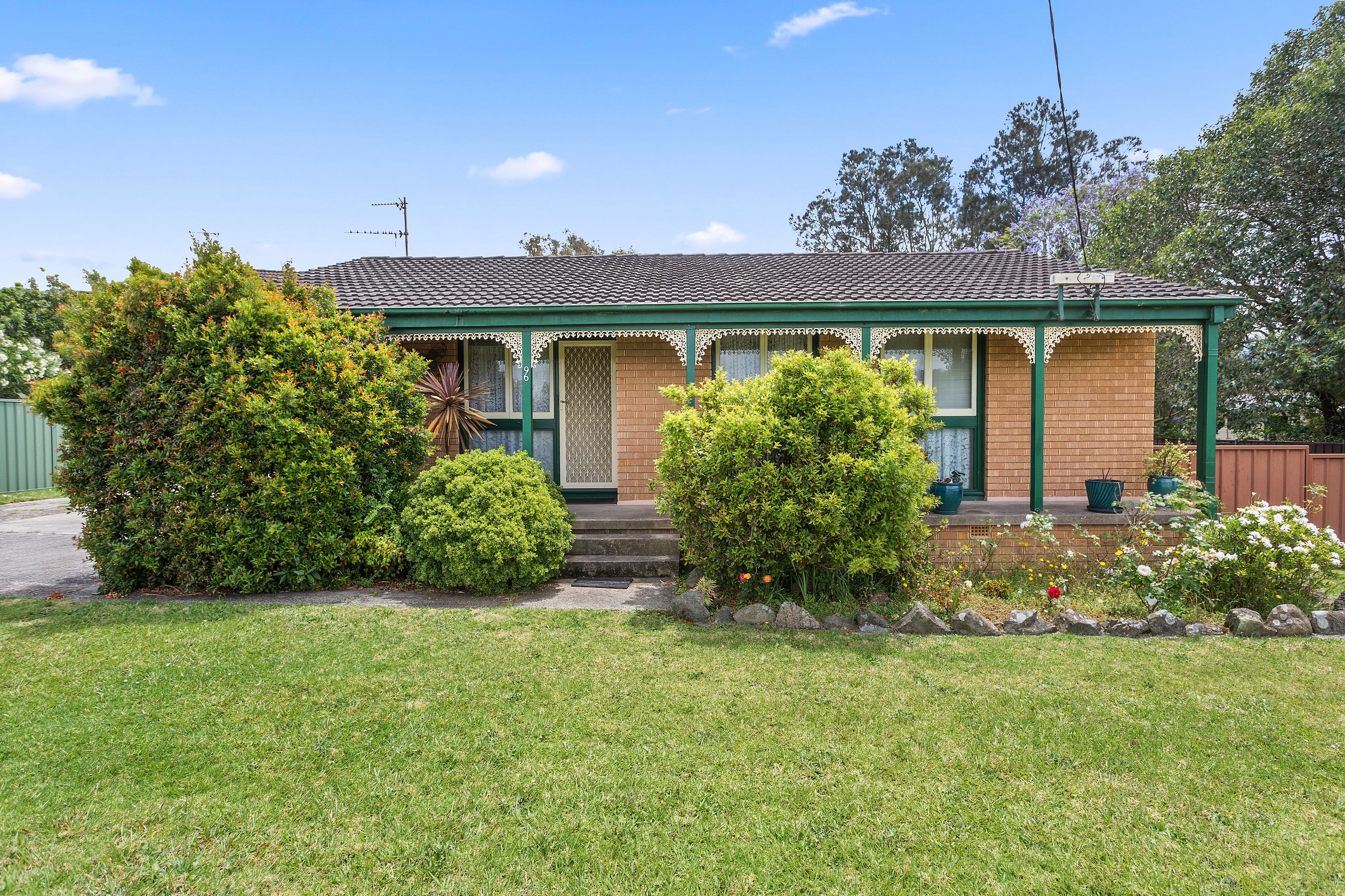 96 Lakeside Drive, Koonawarra, NSW 2530