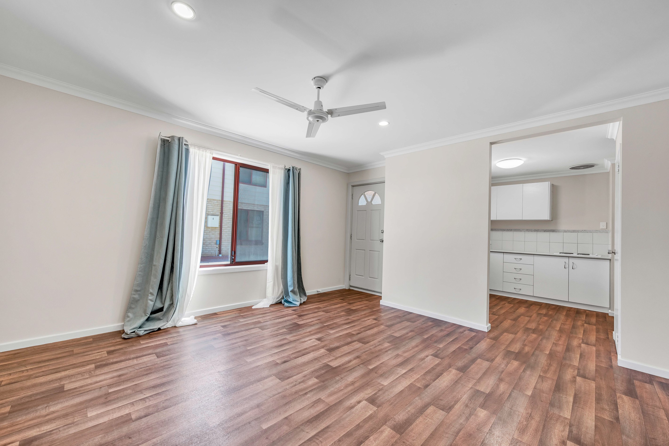 2/458 Chapman Road, Bluff Point, WA 6530