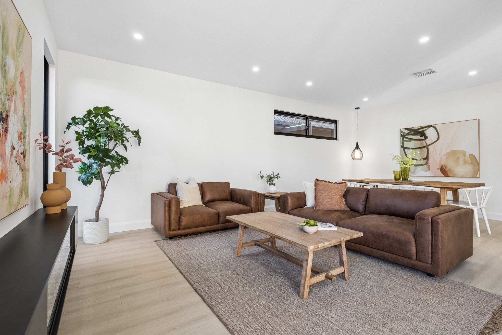 12 Barbara Avenue — photo 4 of 11