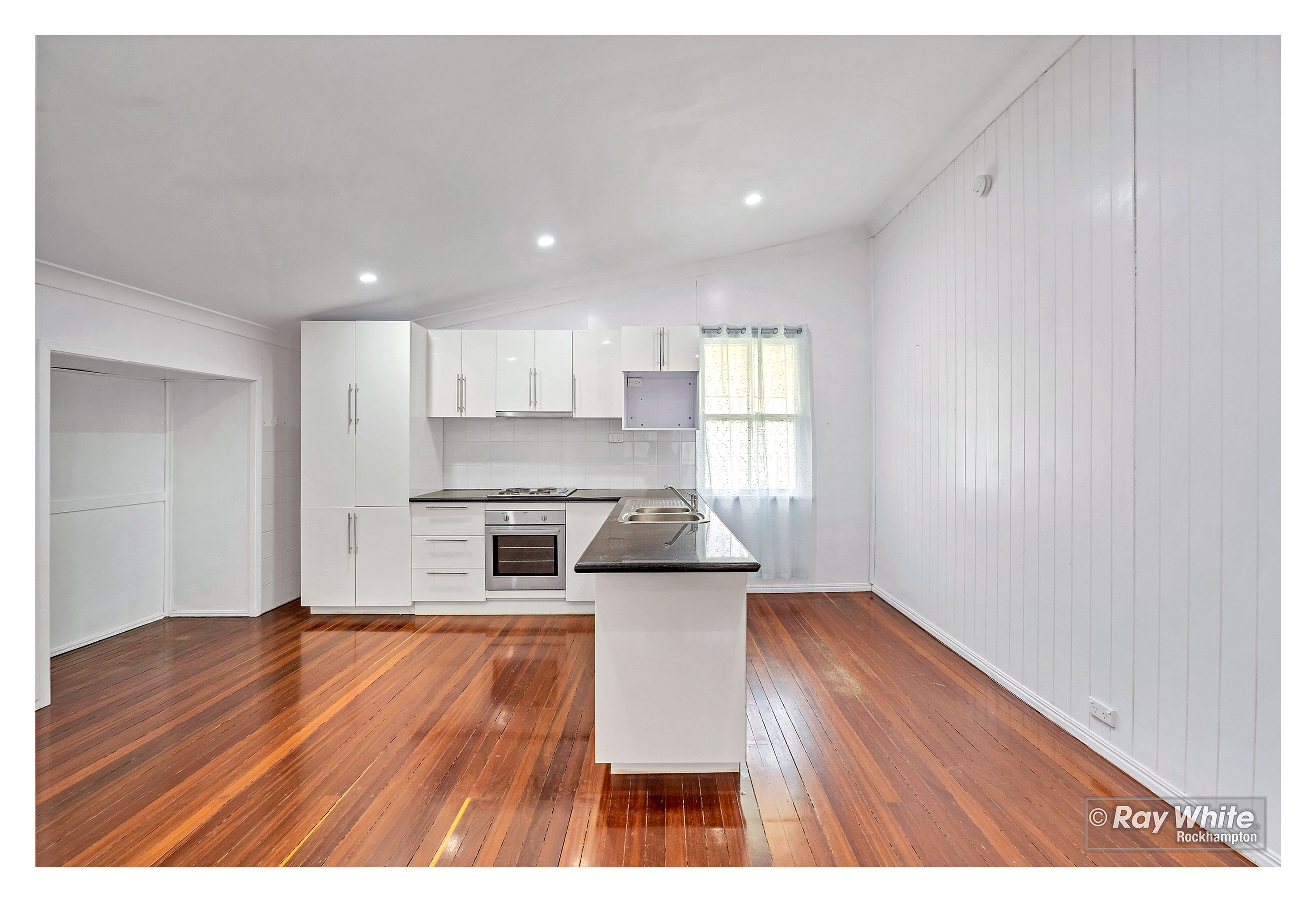 90 West Street, The Range, QLD 4700