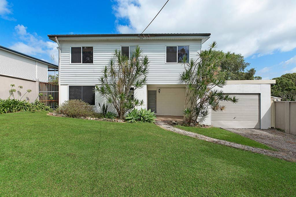 171 Bay Road, Bolton Point NSW 2283