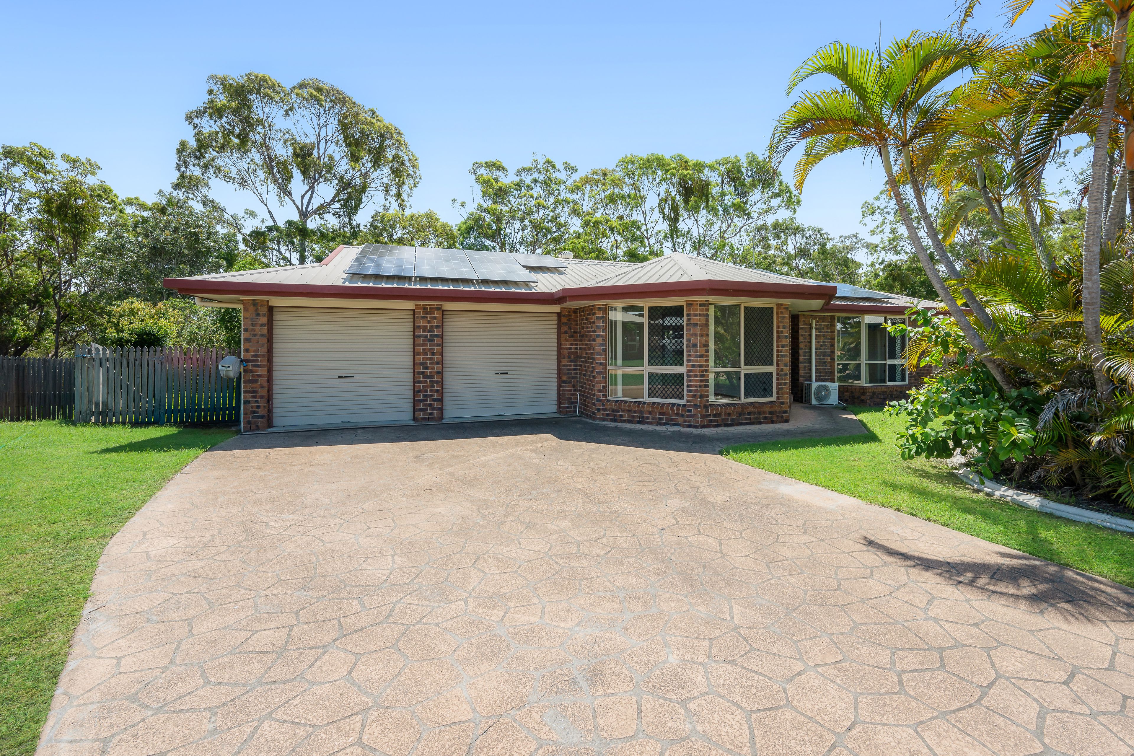 3 Hamilton Drive, Clinton QLD 4680
