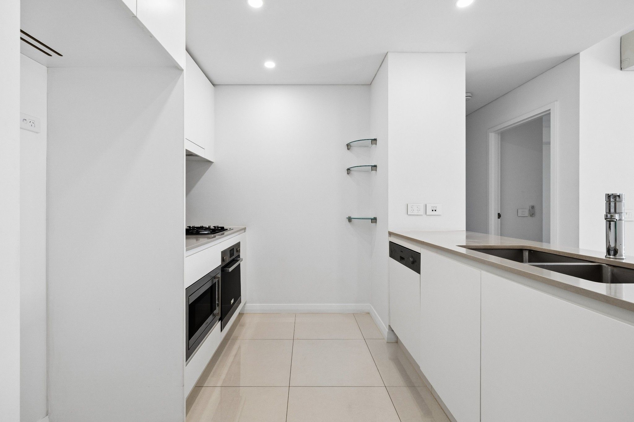 527/43 Amalfi Drive — photo 3 of 19