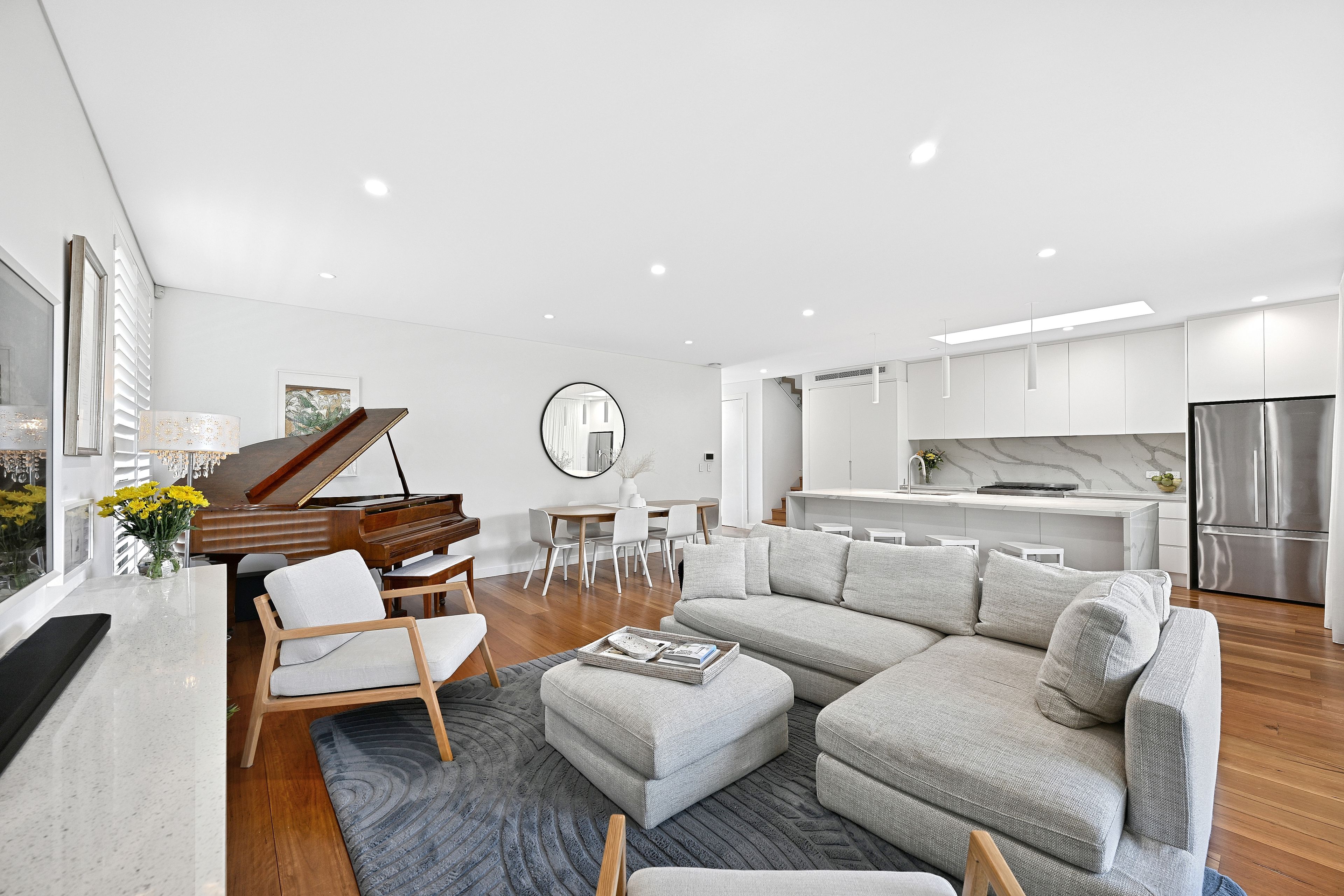 6 Adams Avenue — photo 4 of 29