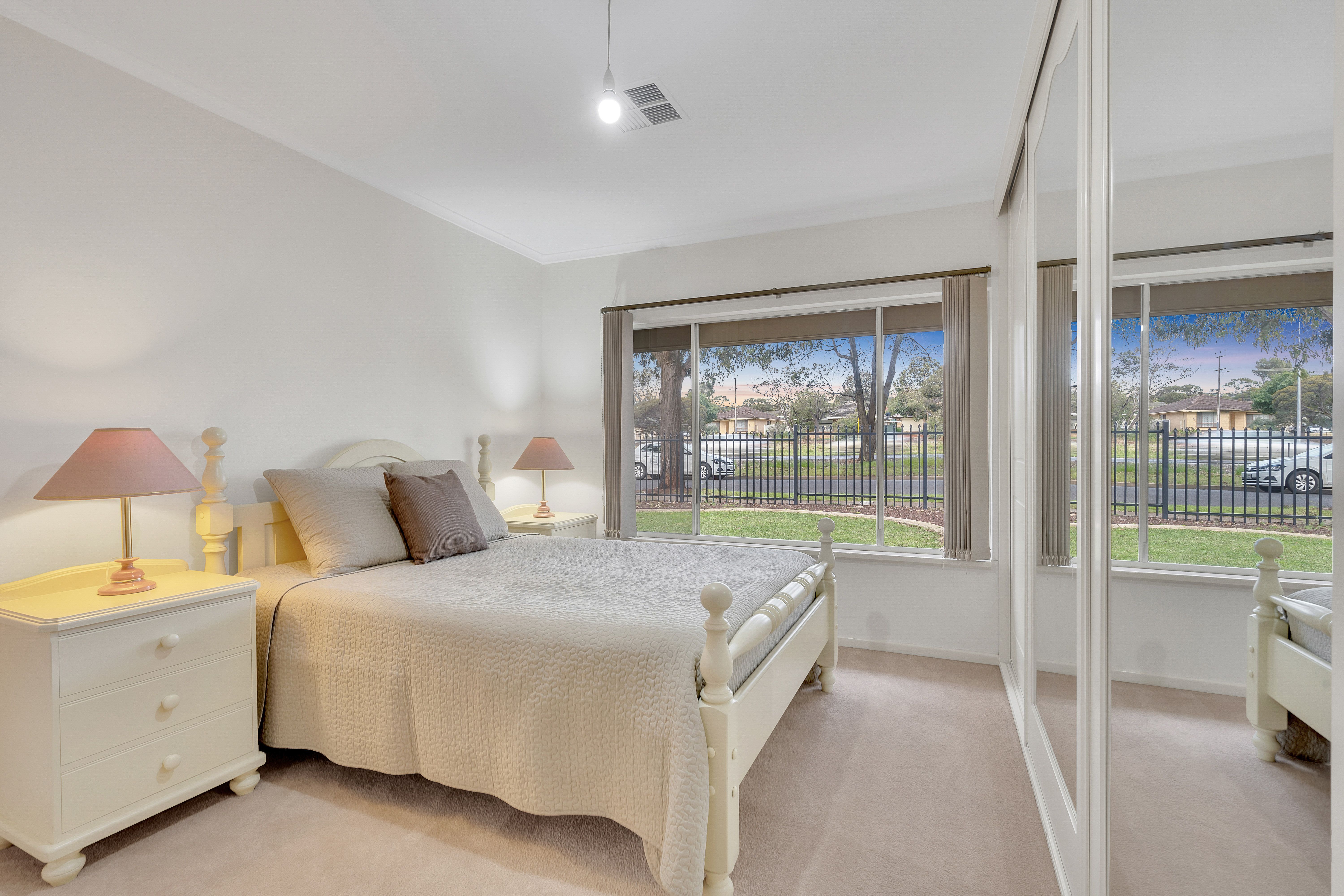 77 Collingbourne Drive, Elizabeth Vale, SA 5112 - Sold House - Ray ...
