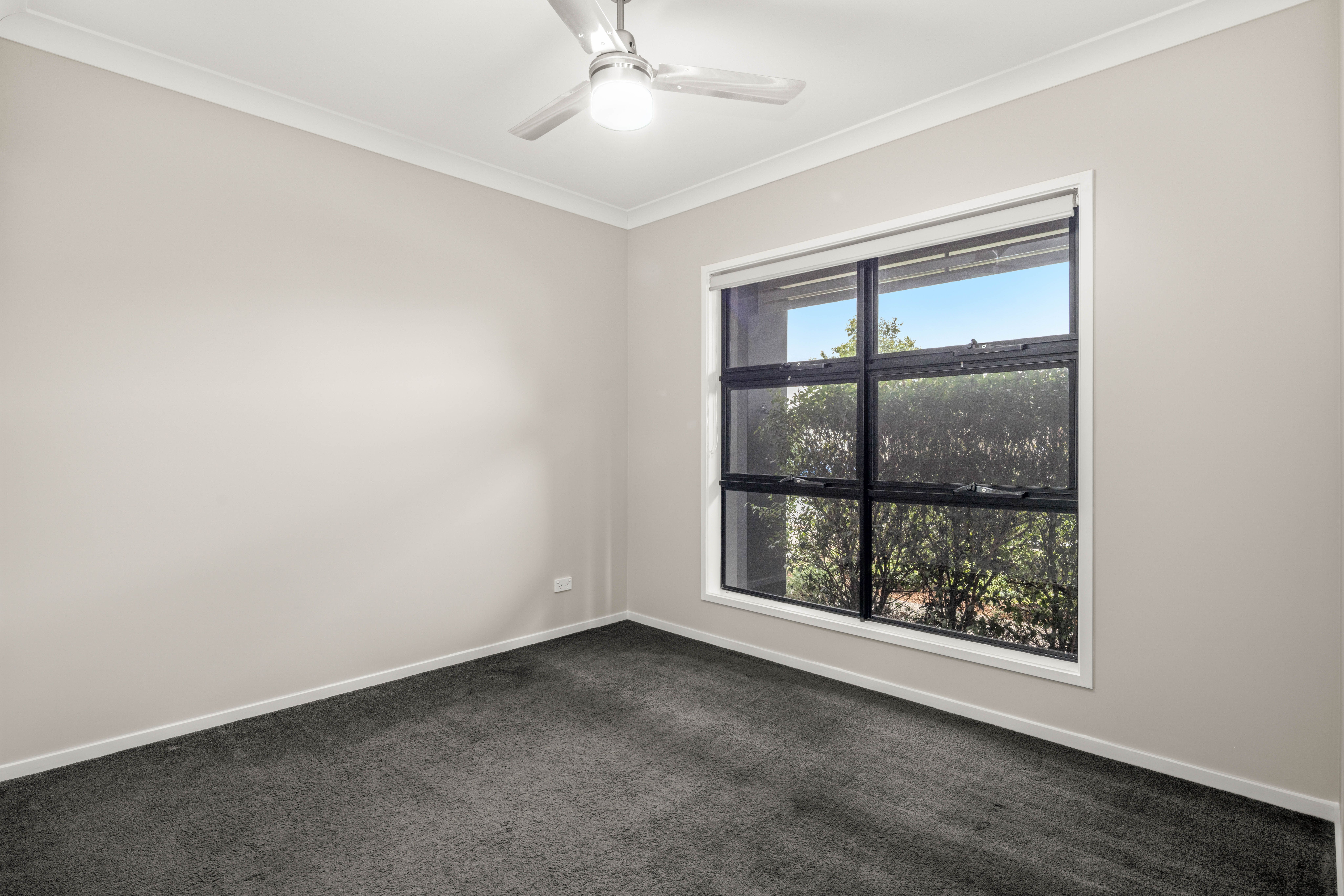 42 Ningaloo Drive — photo 10 of 25