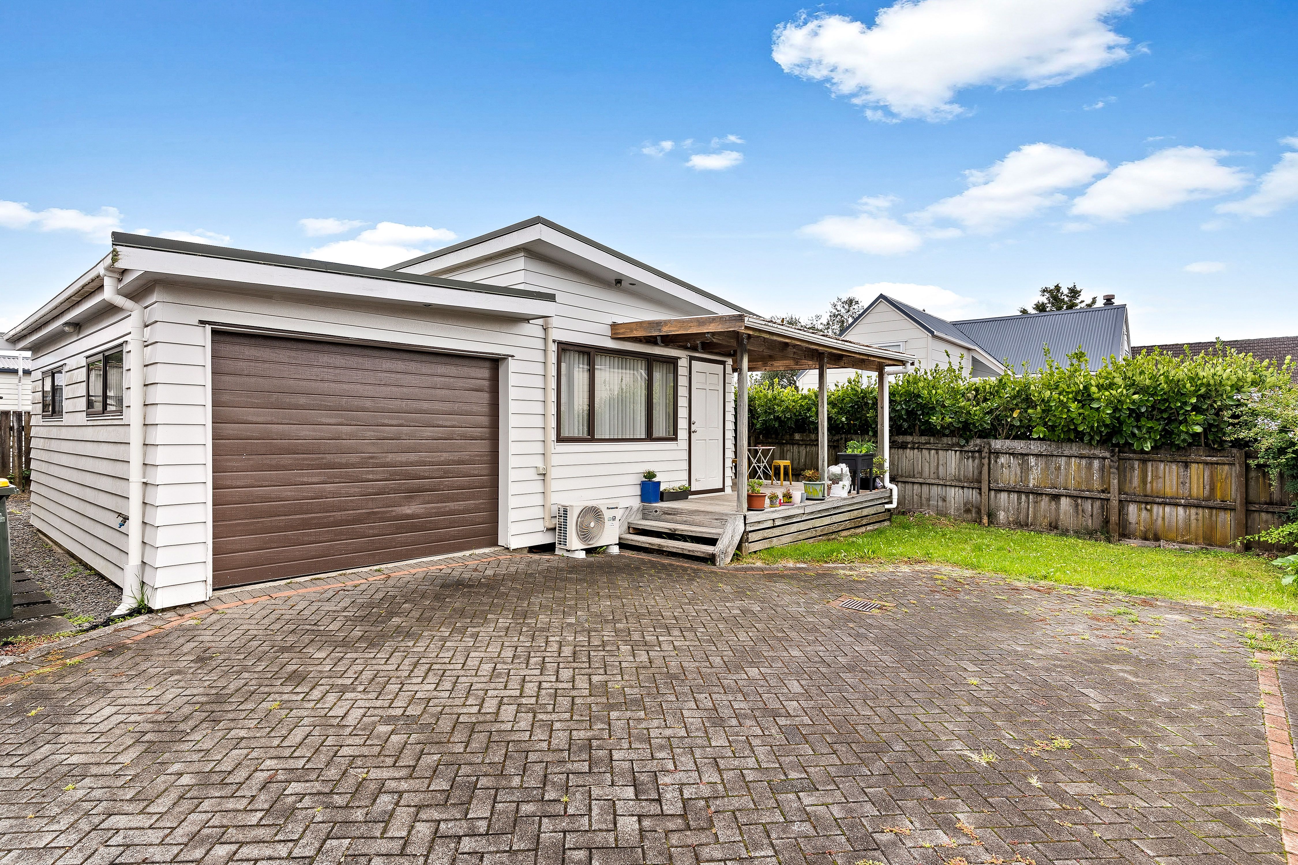 135 Pigeon Mountain Road, Half Moon Bay, Manukau City