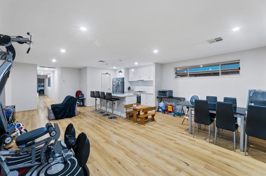 21 Costa Street — photo 11 of 18
