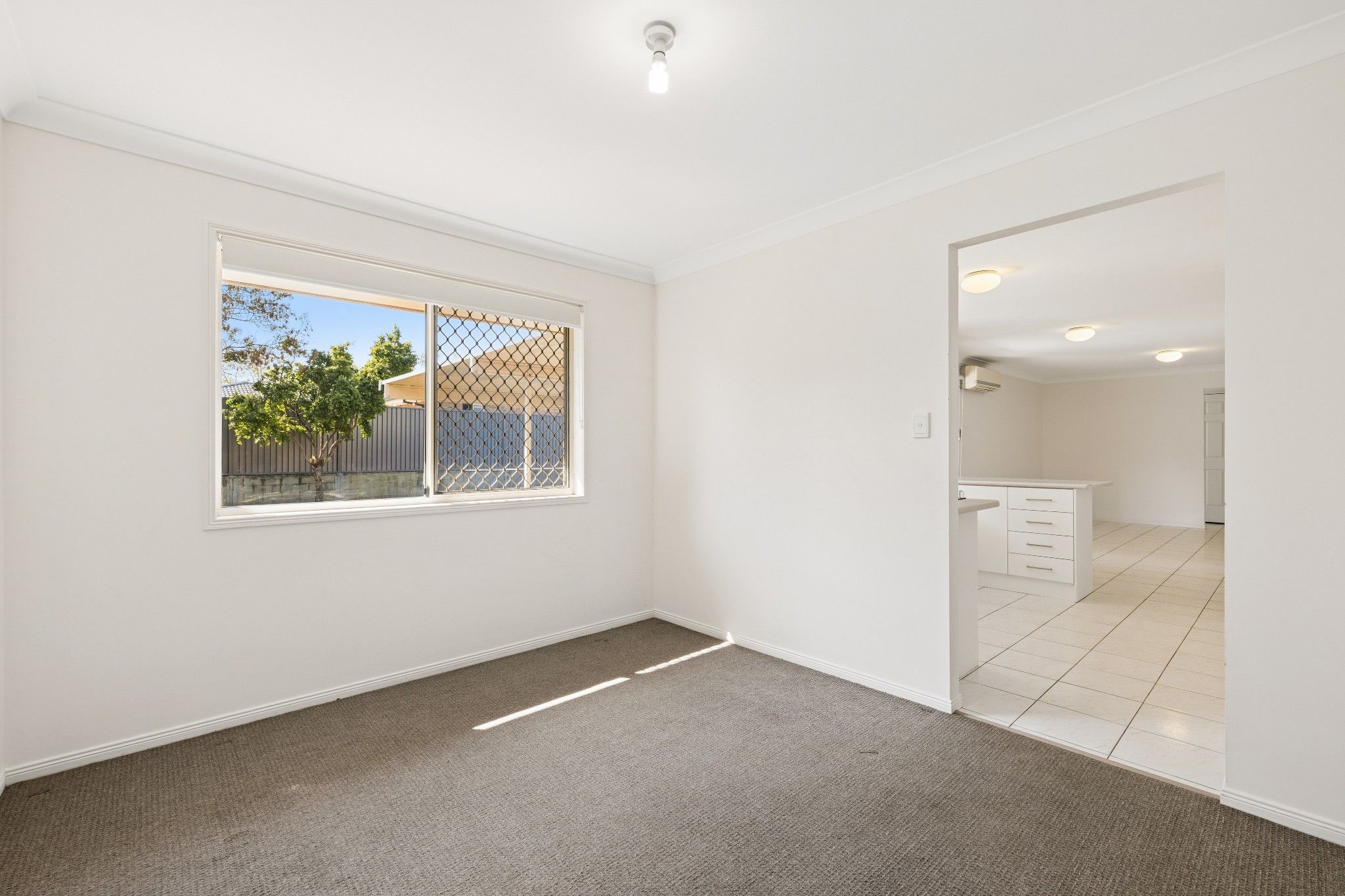 15 Rinnicrew Street — photo 4 of 19