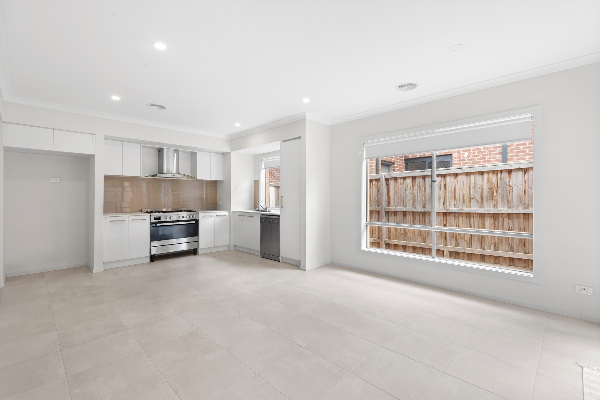 38 Butterscotch Esplanade, MANOR LAKES, VIC 3024