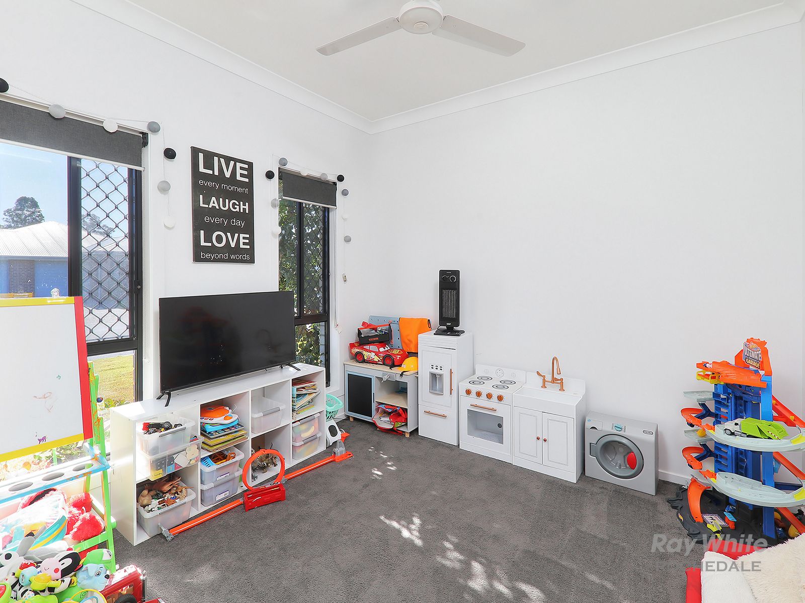 12 Carousel Street, Hillcrest, QLD 4118