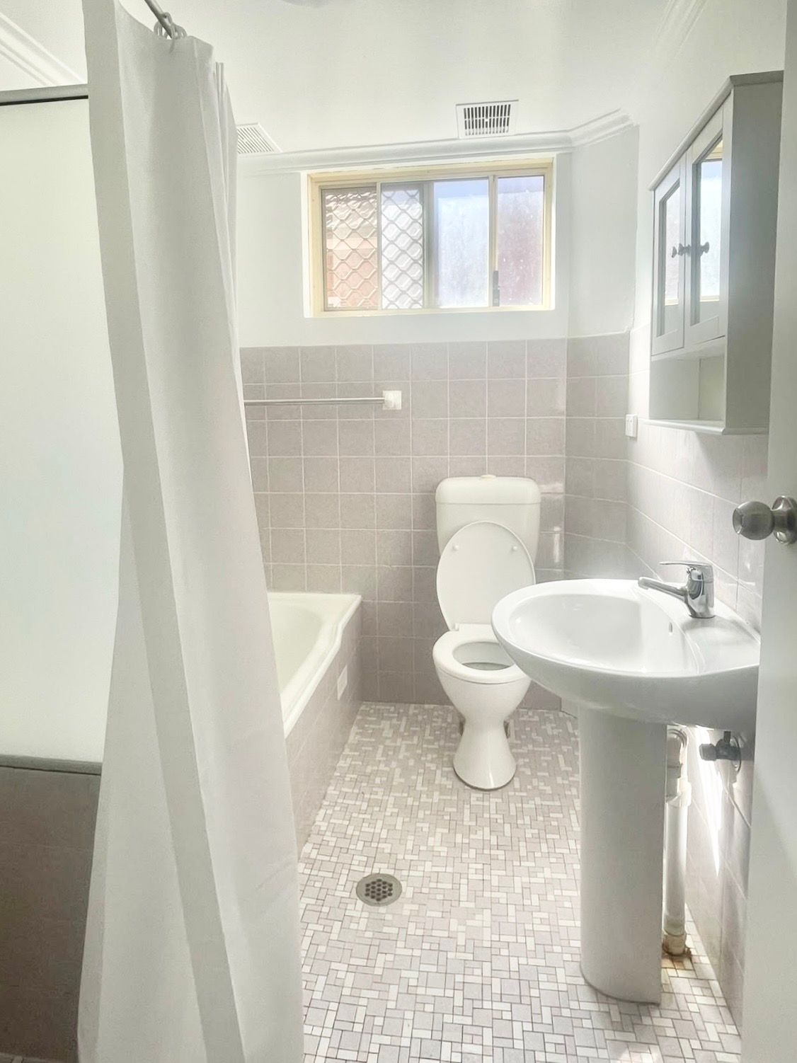 3/107 Rosemont Street — photo 4 of 5