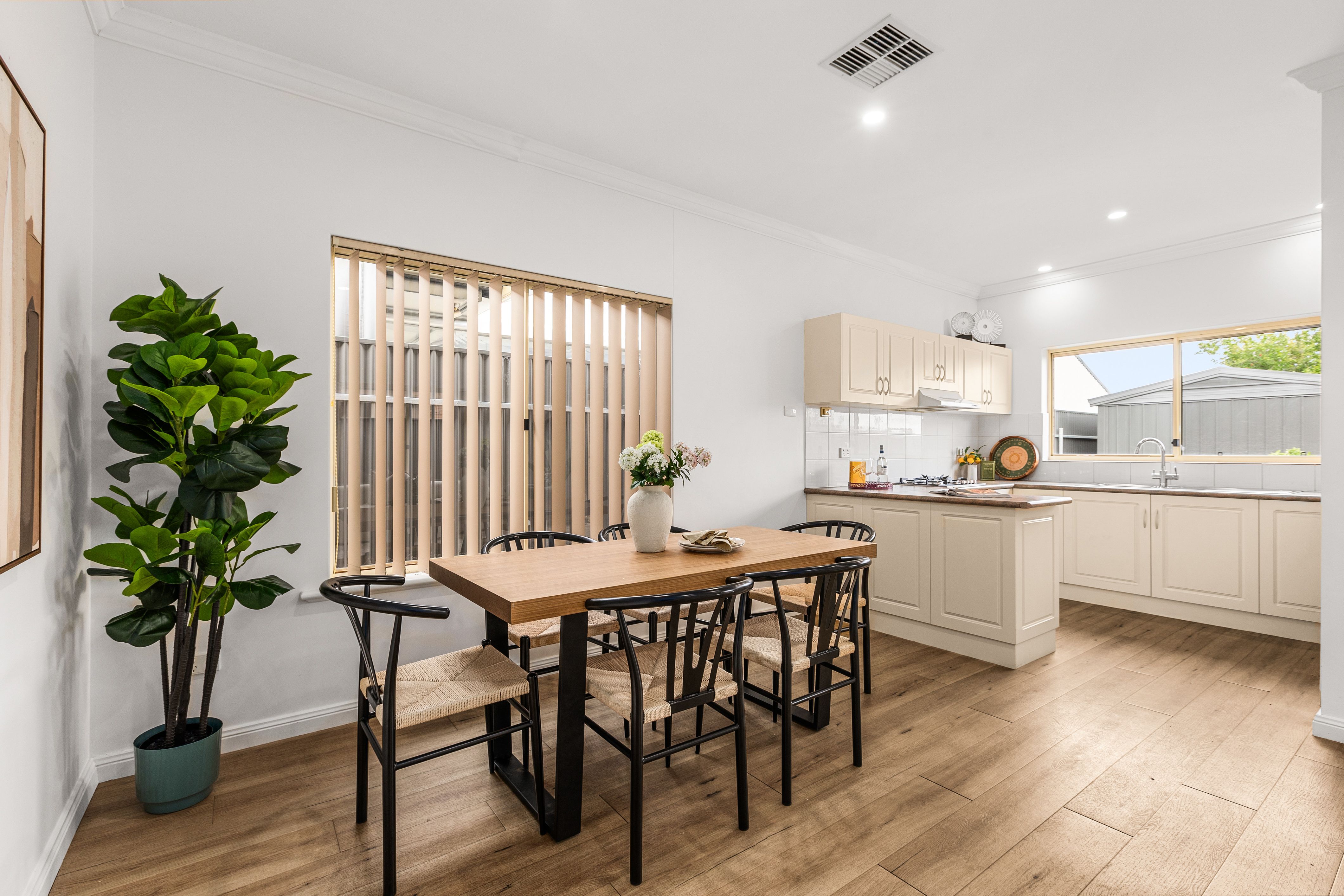 8A Acacia Avenue — photo 5 of 15