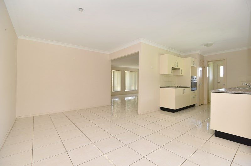 4 Cuttaburra Crescent, Glenvale, QLD 4350