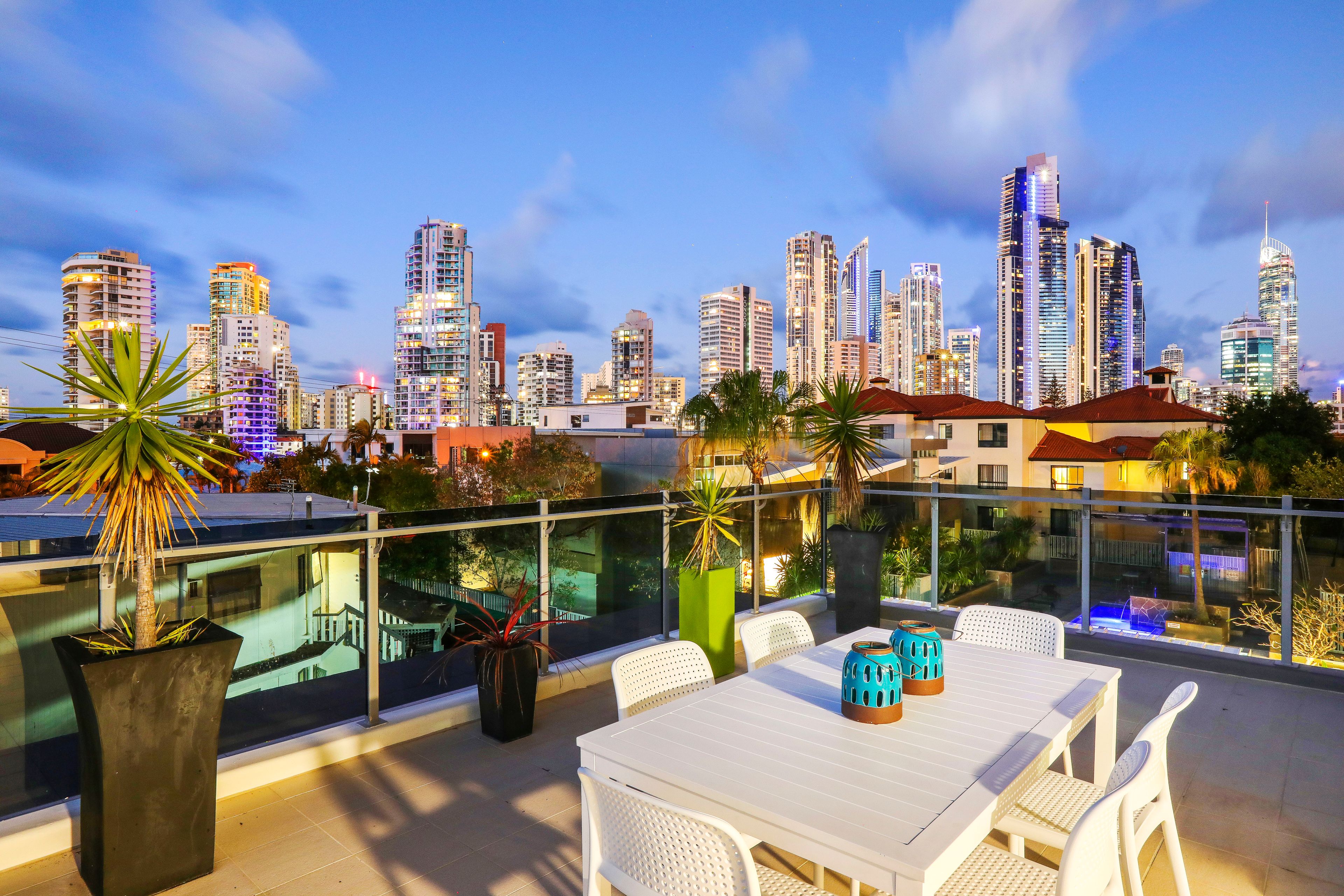 53 Darrambal Street, Chevron Island QLD 4217