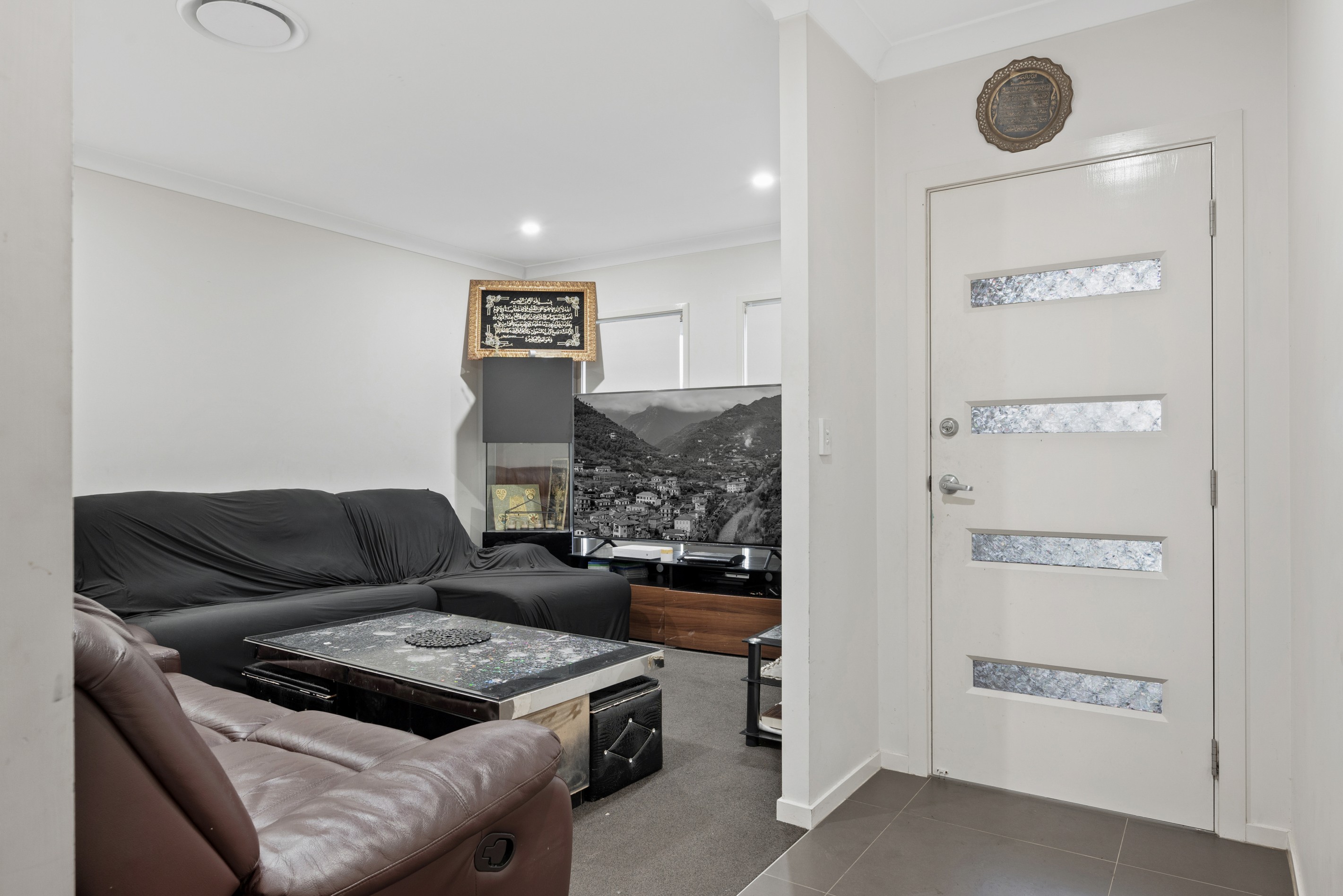 9 Mannes Road, GLEDSWOOD HILLS, NSW 2557