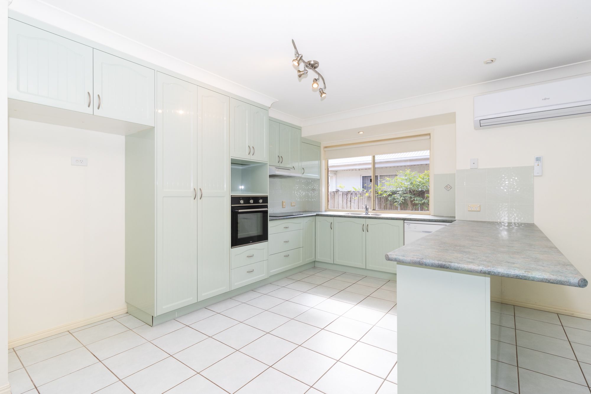 170 Kingfisher Parade, Toogoom, QLD 4655