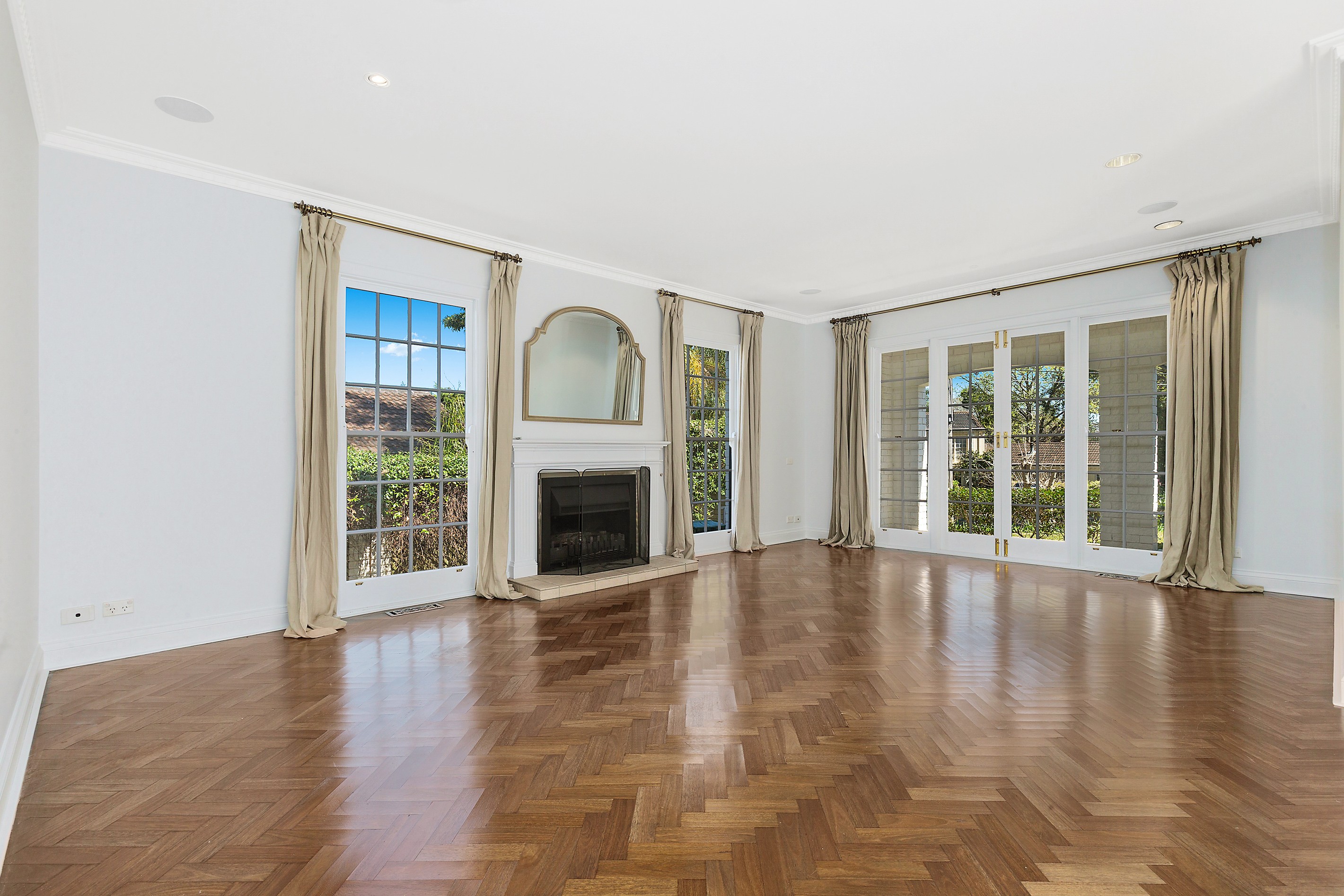 6 Oak Hill Close, St Ives, NSW 2075