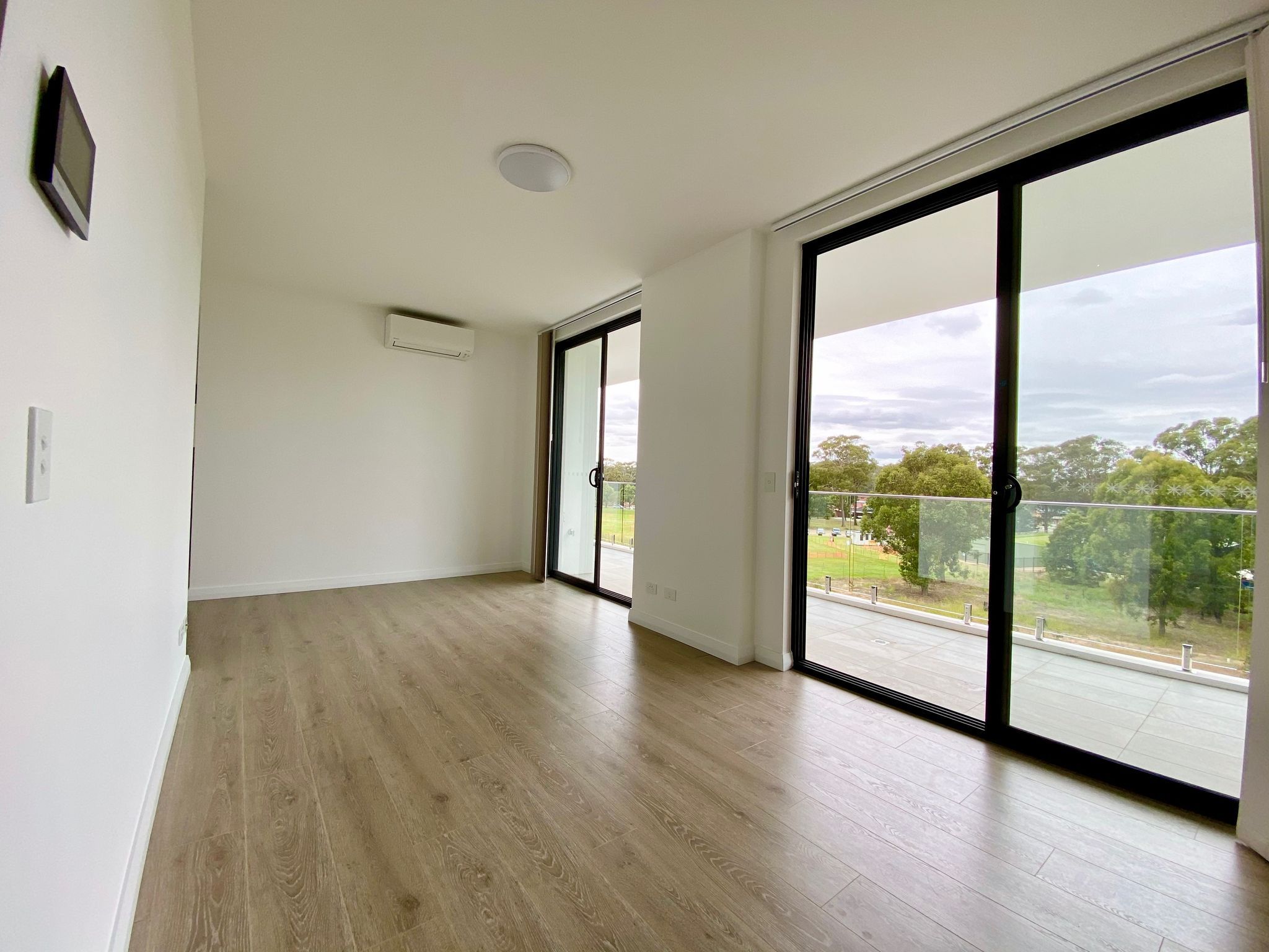 412C/2 Calabria Lane — photo 3 of 11