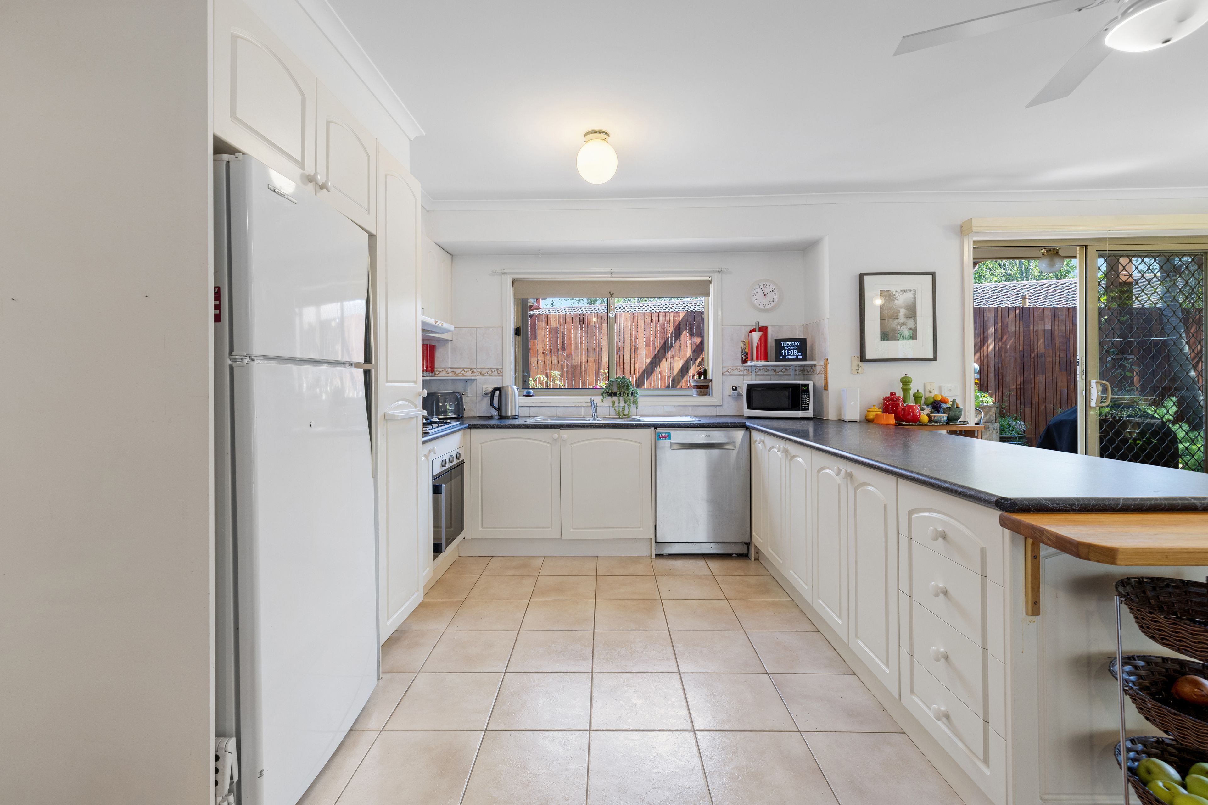 2/9 Maryborough Road — photo 5 of 17