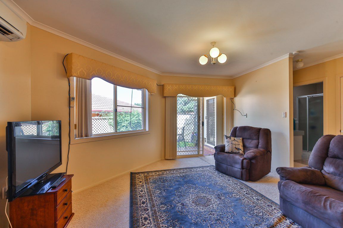Villa 33 Glenfield Court, Middle Ridge, QLD 4350