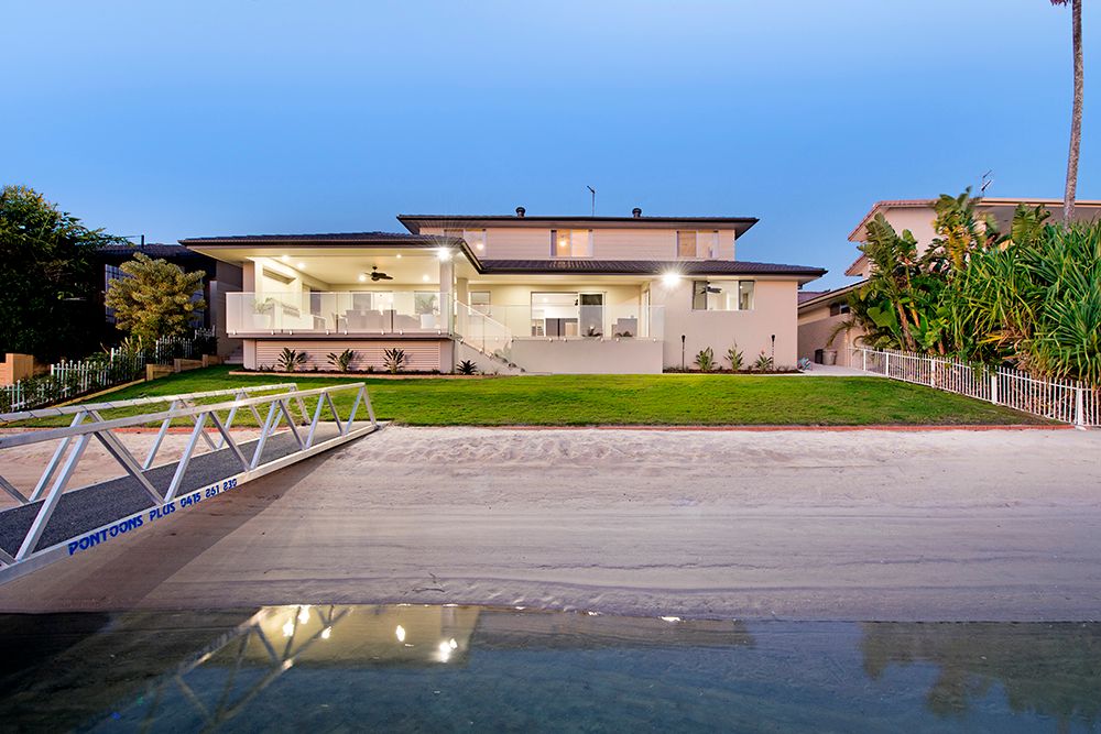 8 Ondine Court, Mermaid Waters QLD 4218