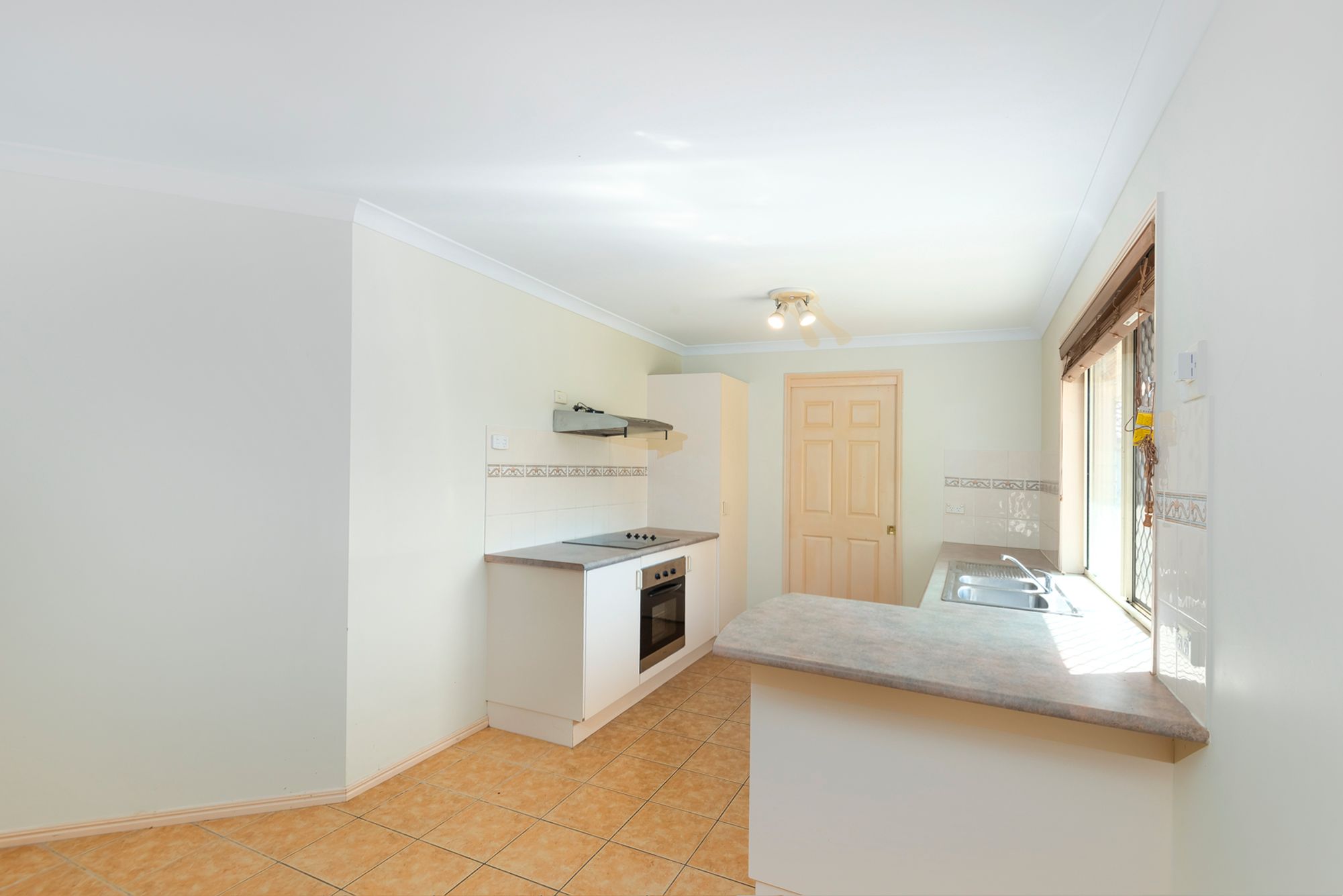 8 Liao Court, Crestmead, QLD 4132