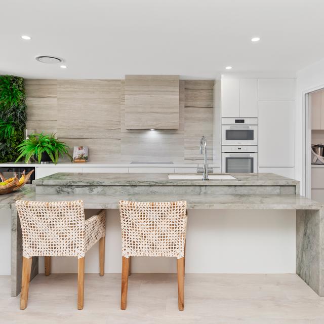 5612 Harbour Terrace, Sanctuary Cove, QLD 4212 - Sold House - Ray White ...