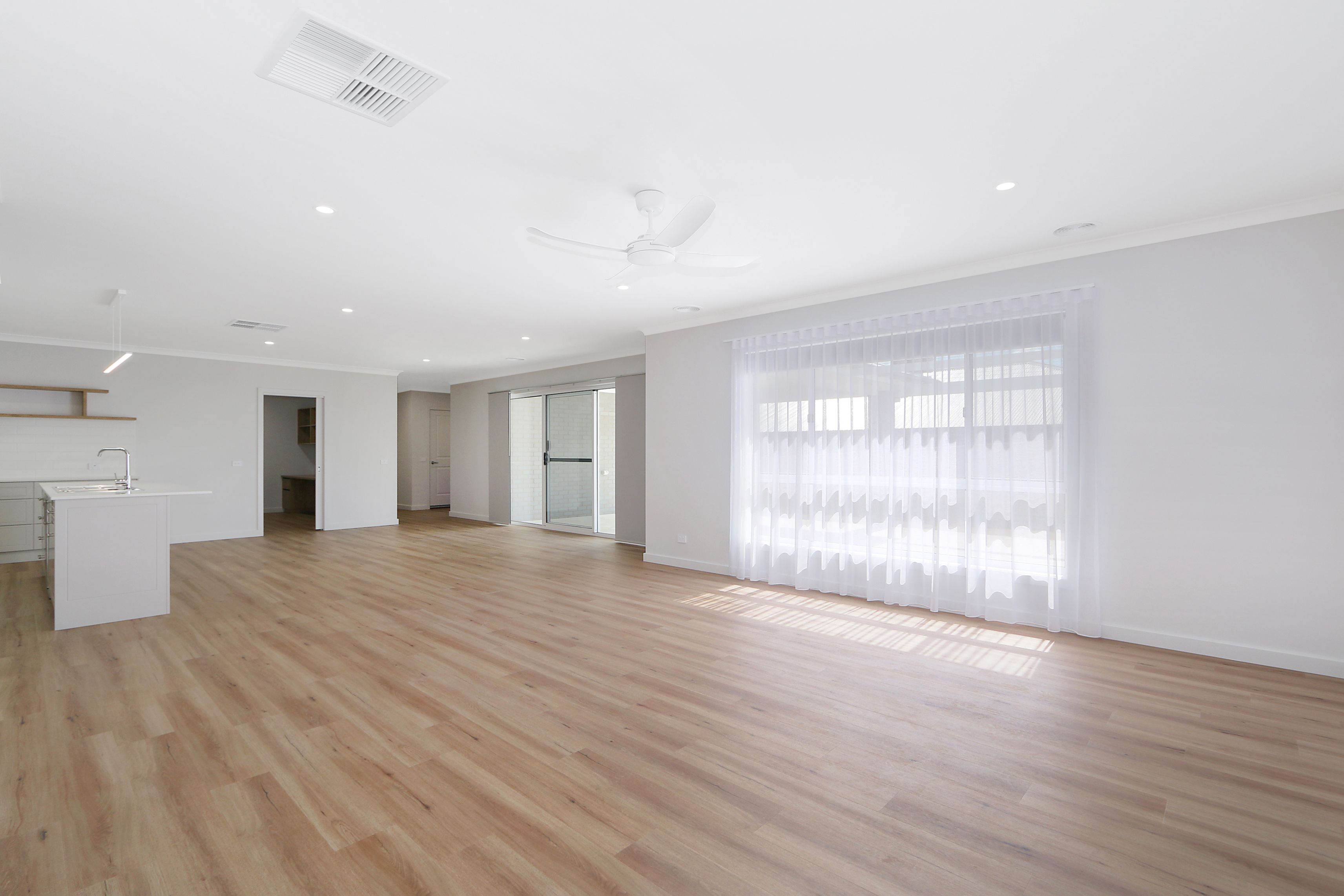 52 Rodeo Drive — photo 9 of 14