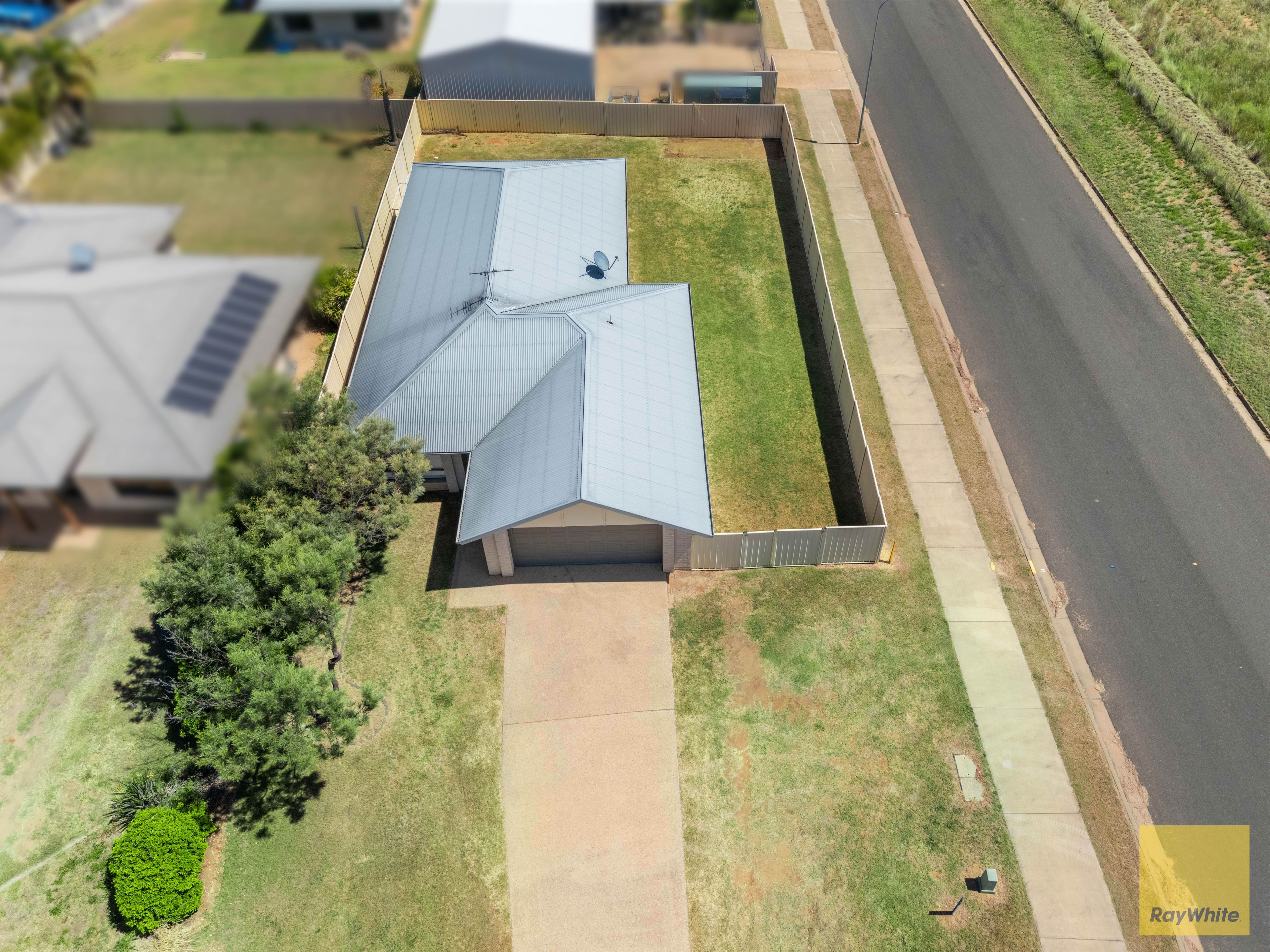 2 Lightening Street, Emerald, QLD 4720