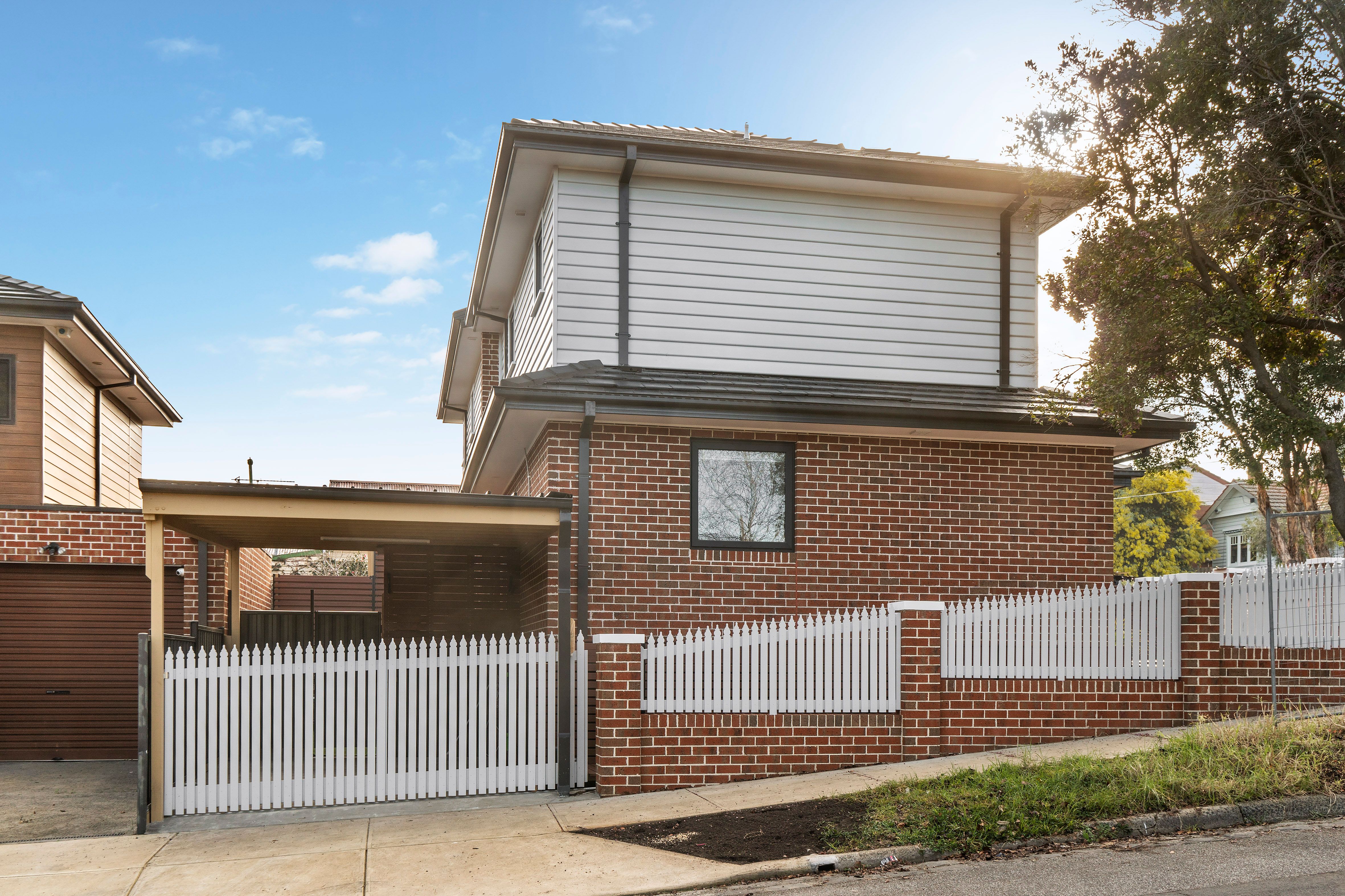 17 Henderson Street — photo 9 of 10