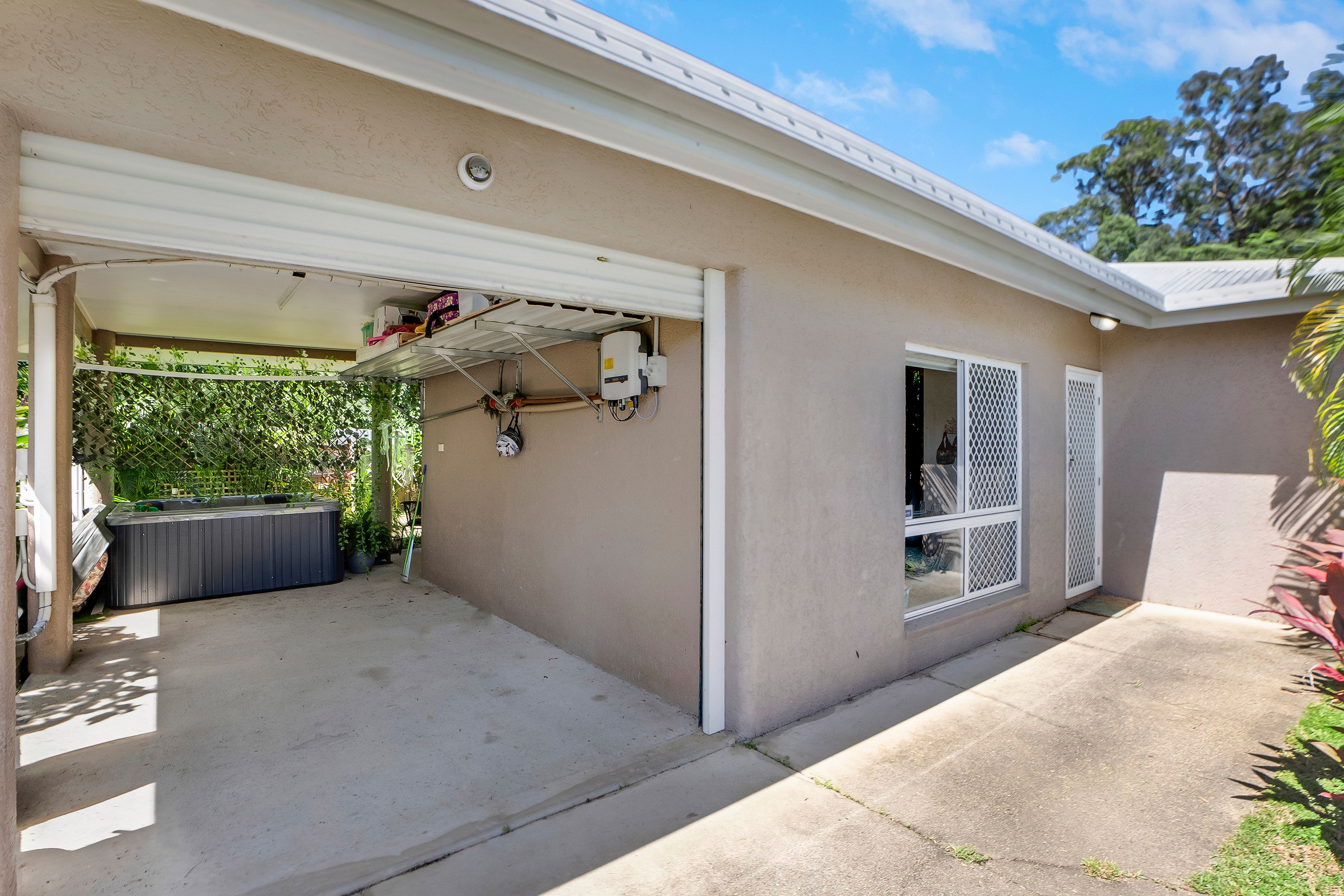 23 Dodd Court, Mooroobool, QLD 4870