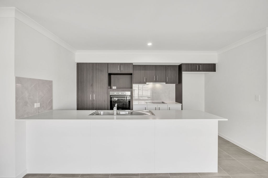 61 Dominique Way, Flinders View, QLD 4305