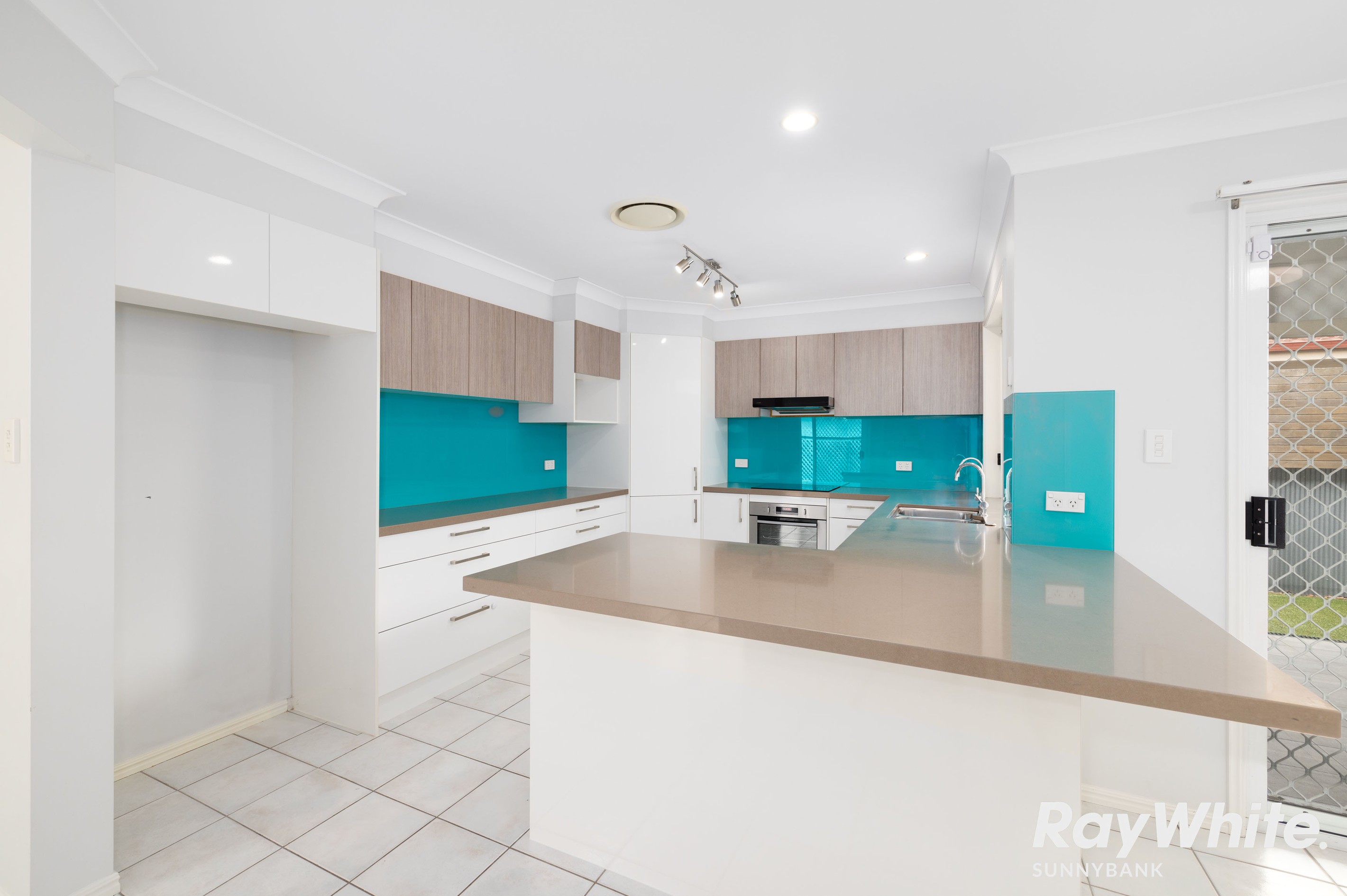 22 Carnegie Close, Parkinson, QLD 4115