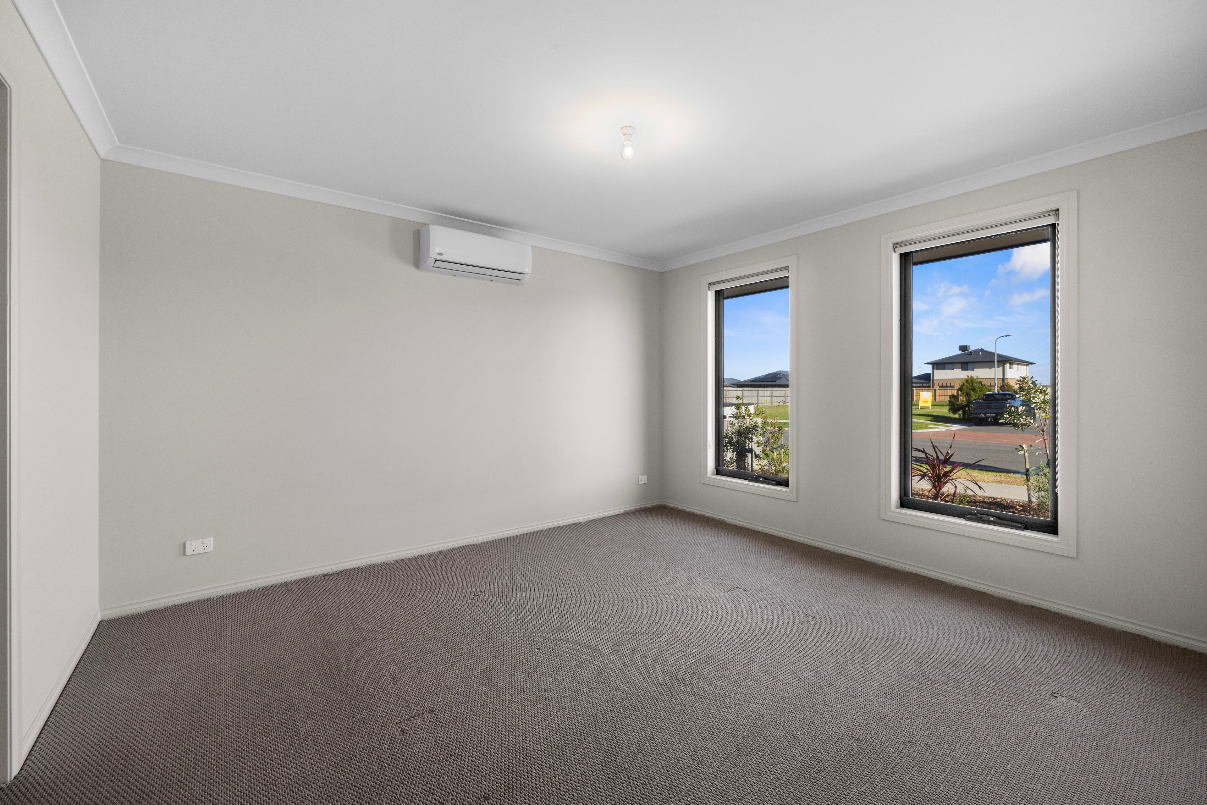 25 McRae Drive — photo 4 of 8