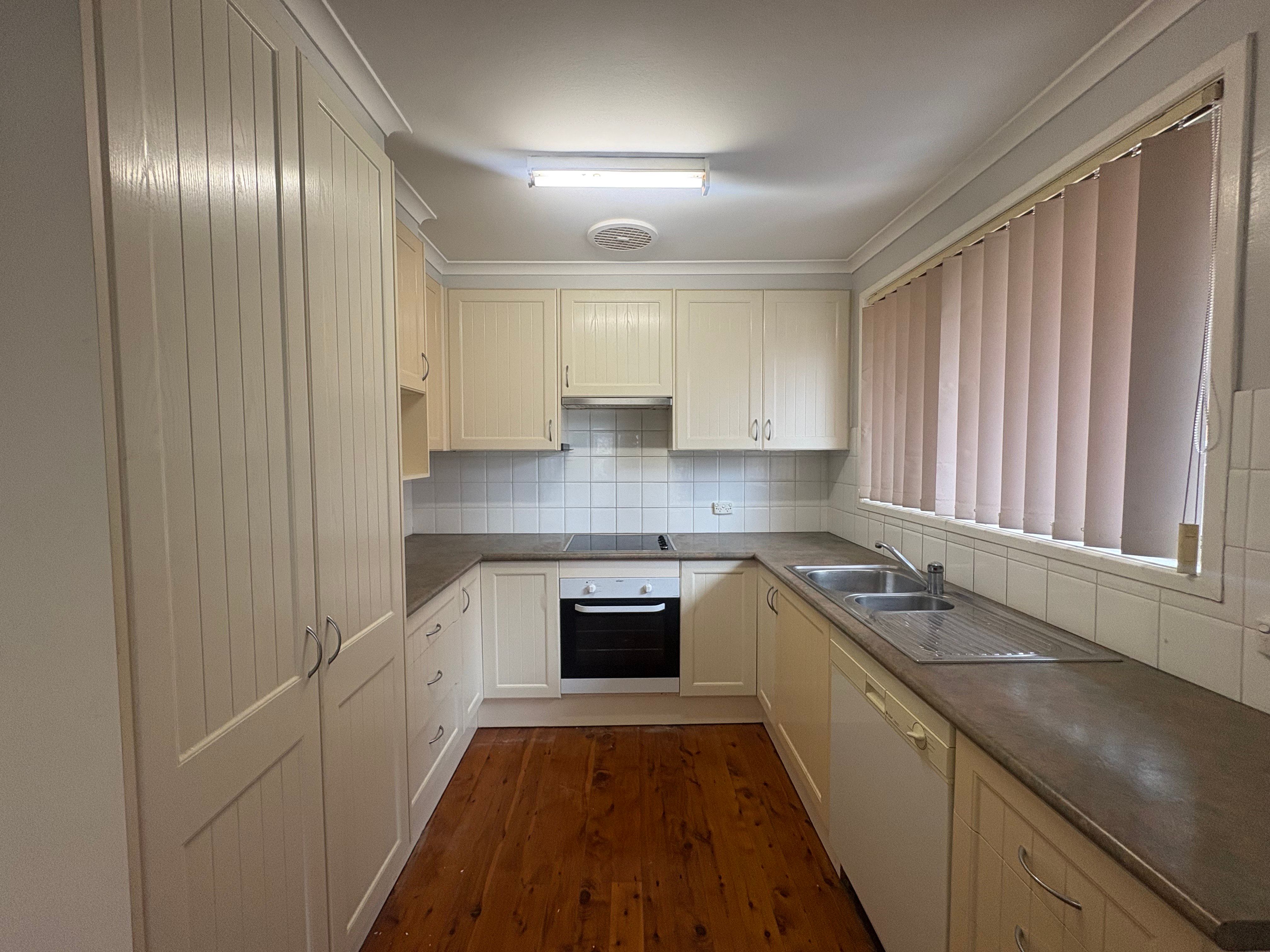 15 McCartney Crescent, St Clair, NSW