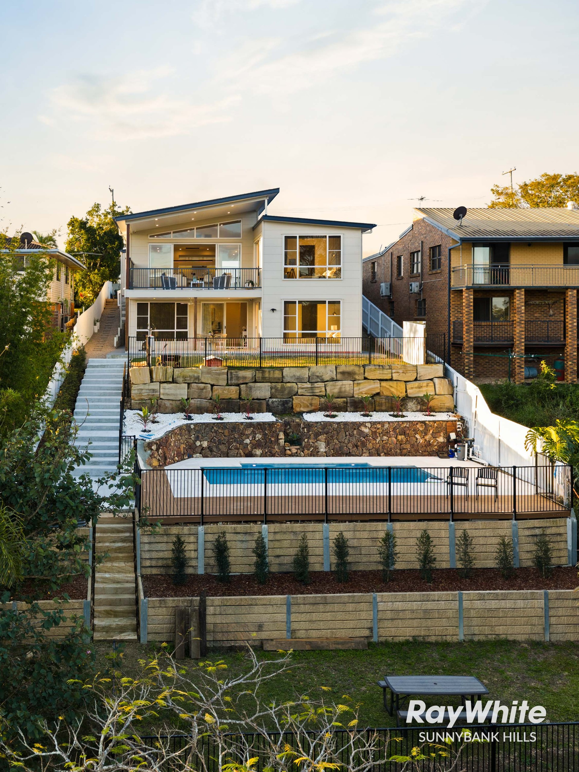 982 South Pine Road, Everton Hills, QLD 4053