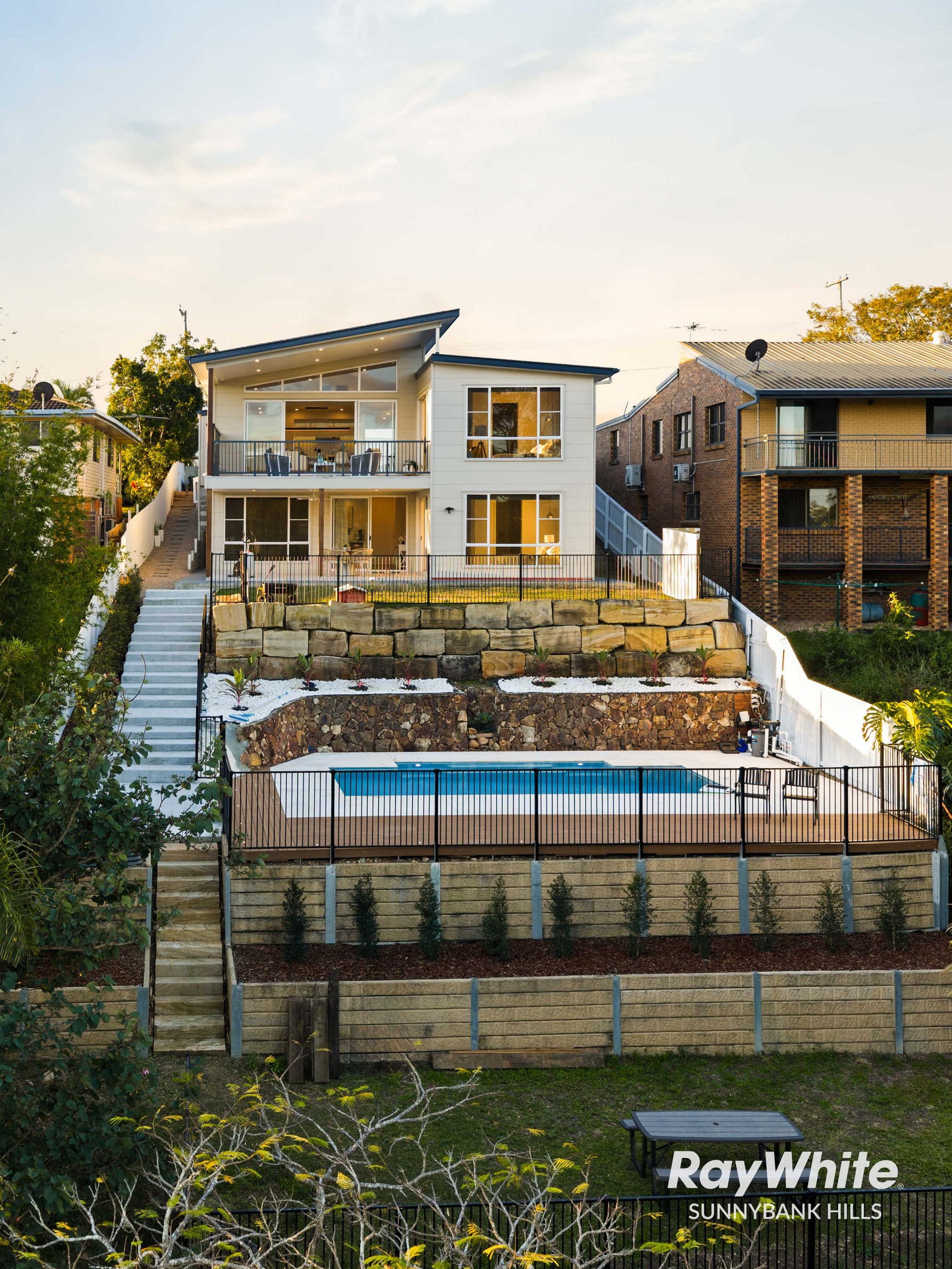 982 South Pine Road, Everton Hills, QLD 4053