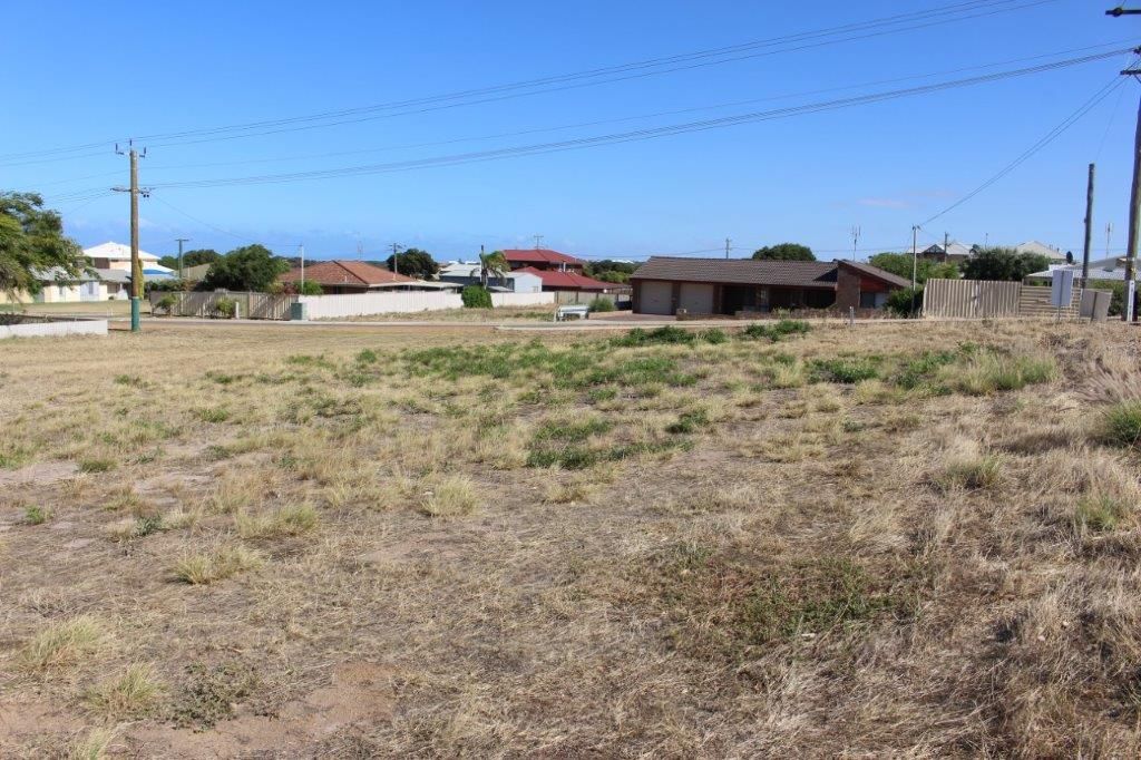 2 PEARSE Road, Port Denison, WA 6525